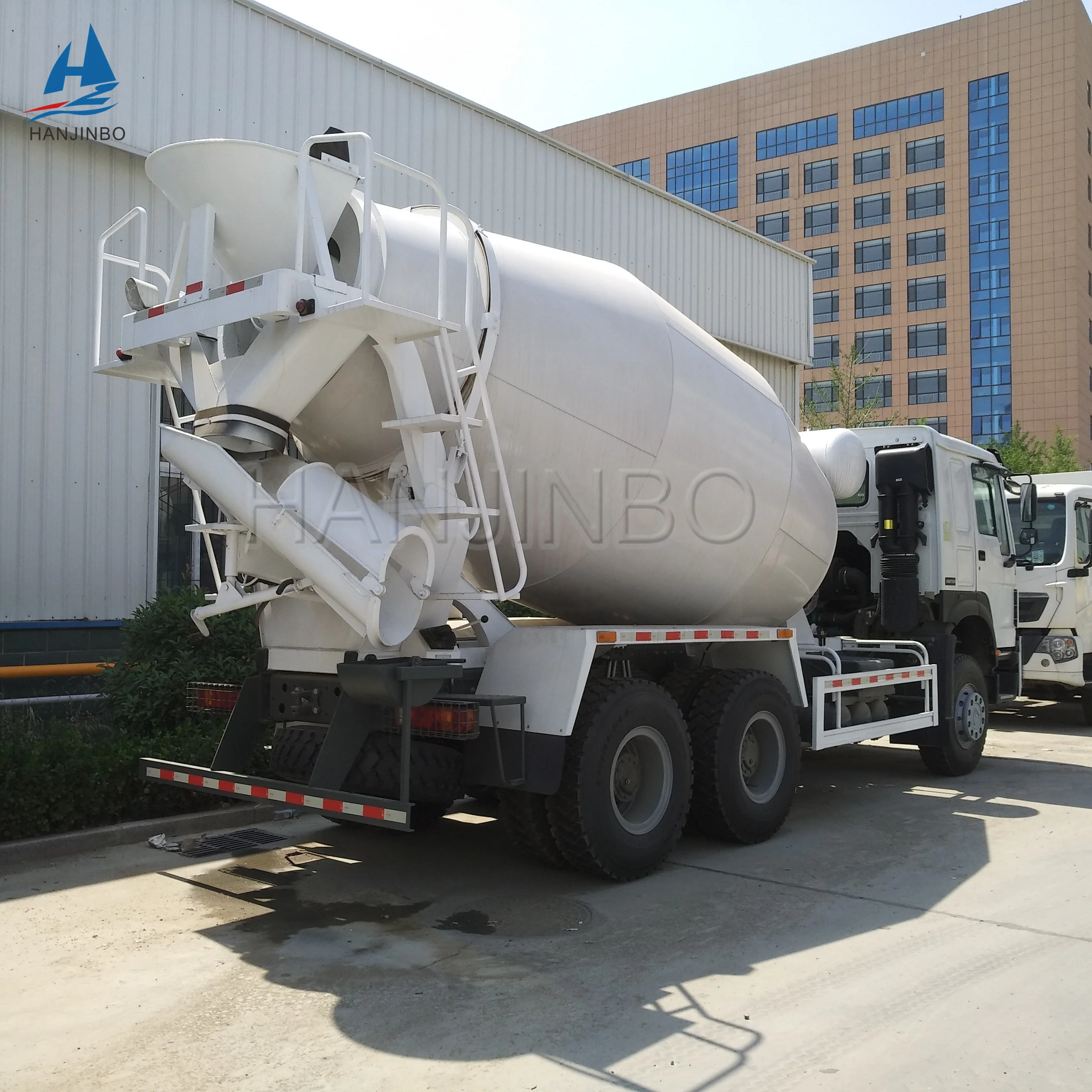  Sinotruk Howo Автопогрузчик Автобетоносмеситель с