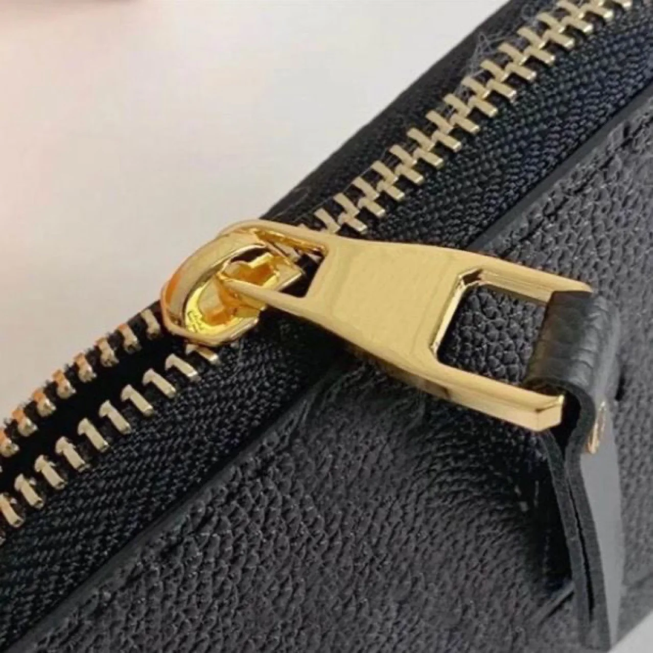 Contact us for catalogs Factory direct sale luxury designer wallet men and women