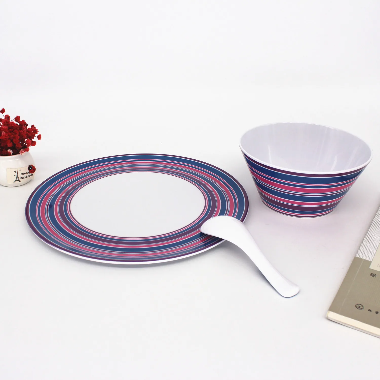 Modern 10-Inch Western Food Dish Plate and 6-Inch Fruit Salad Disc Bowl Sustainable Melamine Tableware Set for Camping