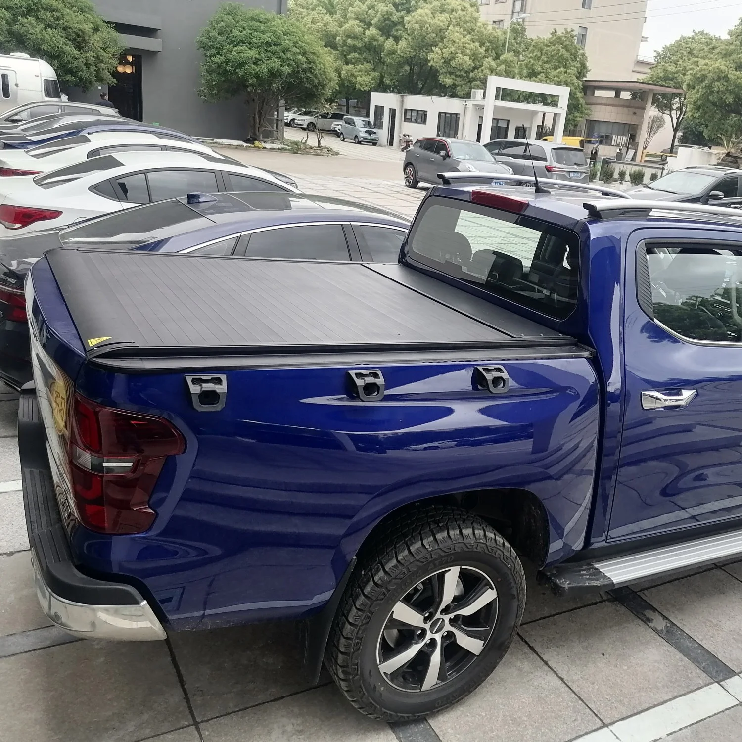 High quality aluminum retractable electric trunk lid truck bed tonneau cover for toyota tacoma 2010 2023