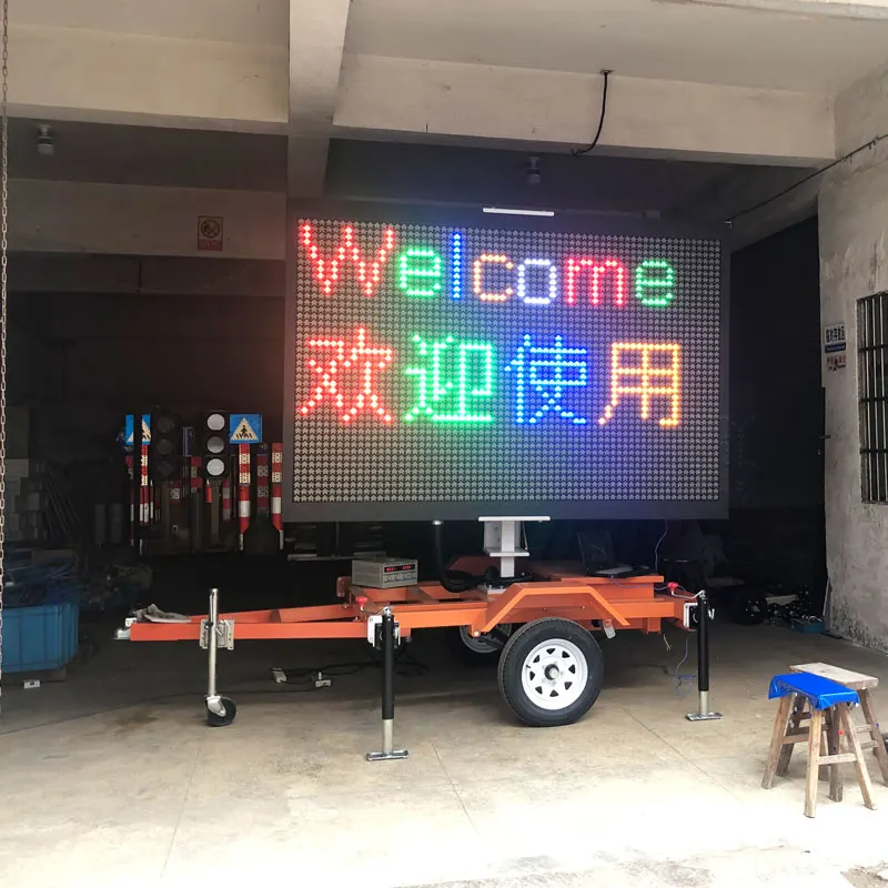 5 Color Traffic Signal Sign Screens Trailer Mounted Variable Message Display Control Traction Moving Vms