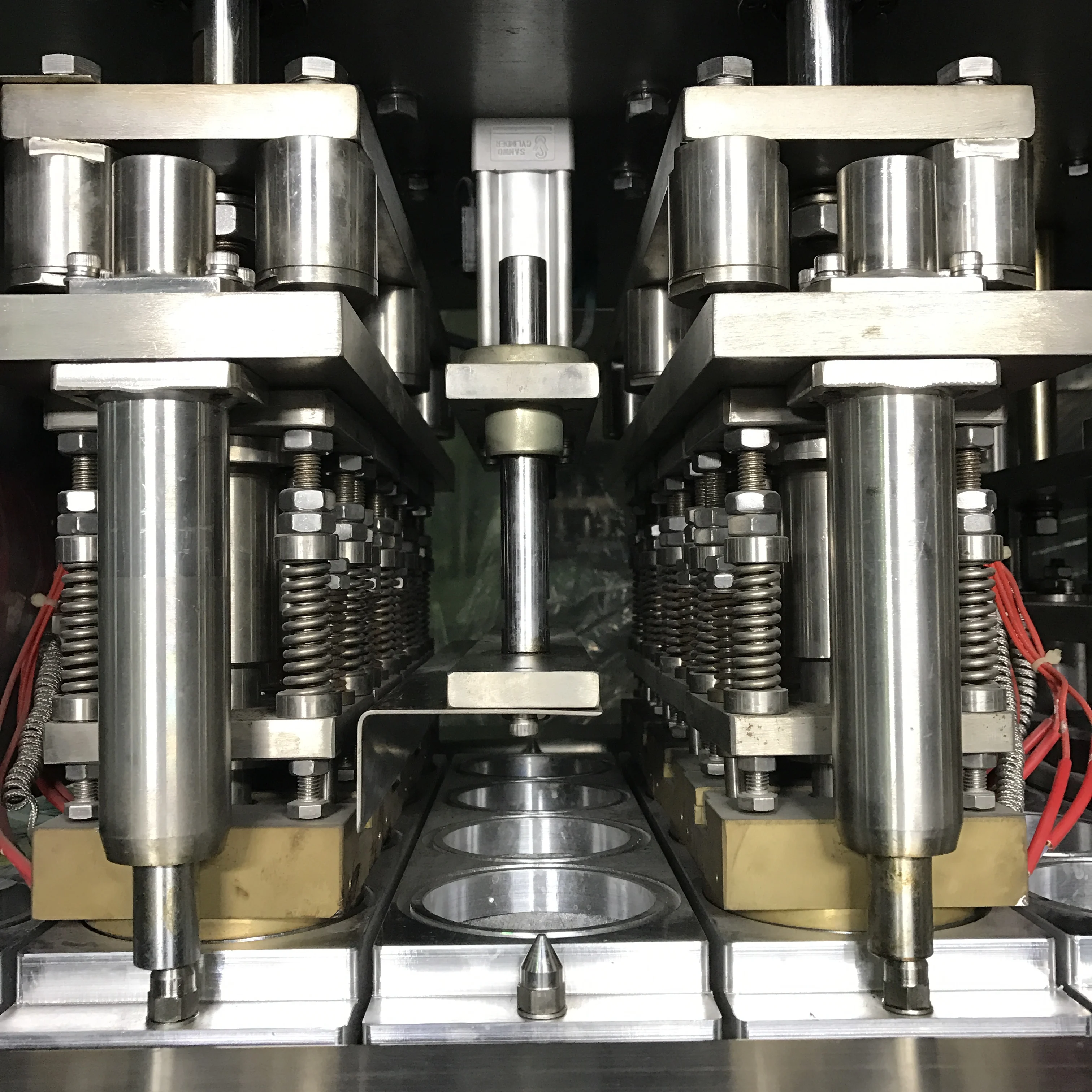 Automatic Cup Liquid Filling Sealing Machine k cup filling machine Factory High Accuracy High-Efficiency Dry Powder Filling Mach