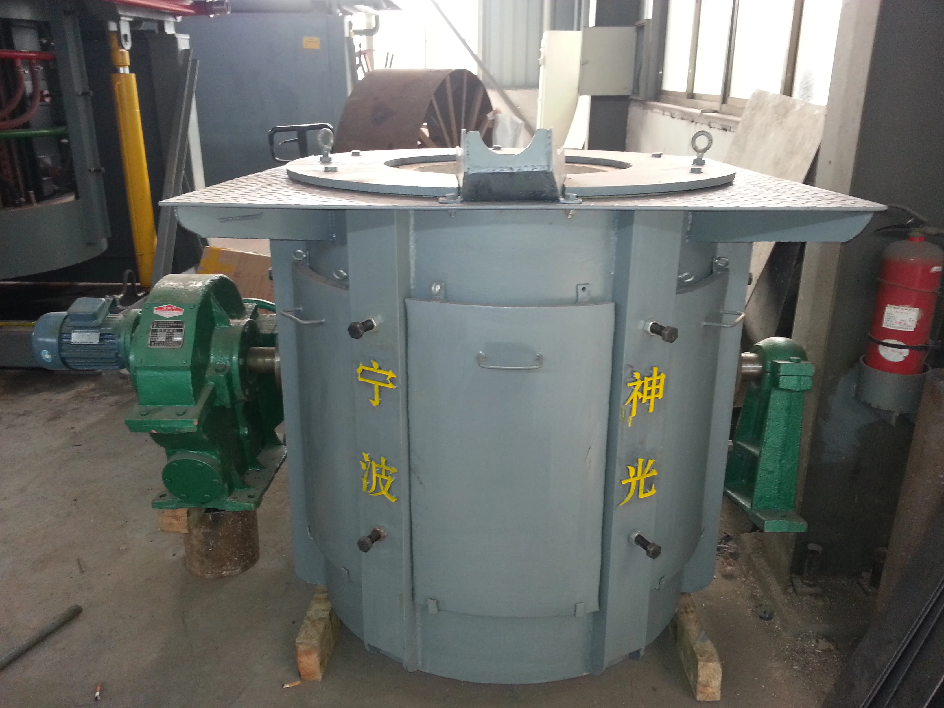 500KG 0.5T KGPS medium frequency induction reducer steel shell industrial furnace for melting iron copper aluminum steel