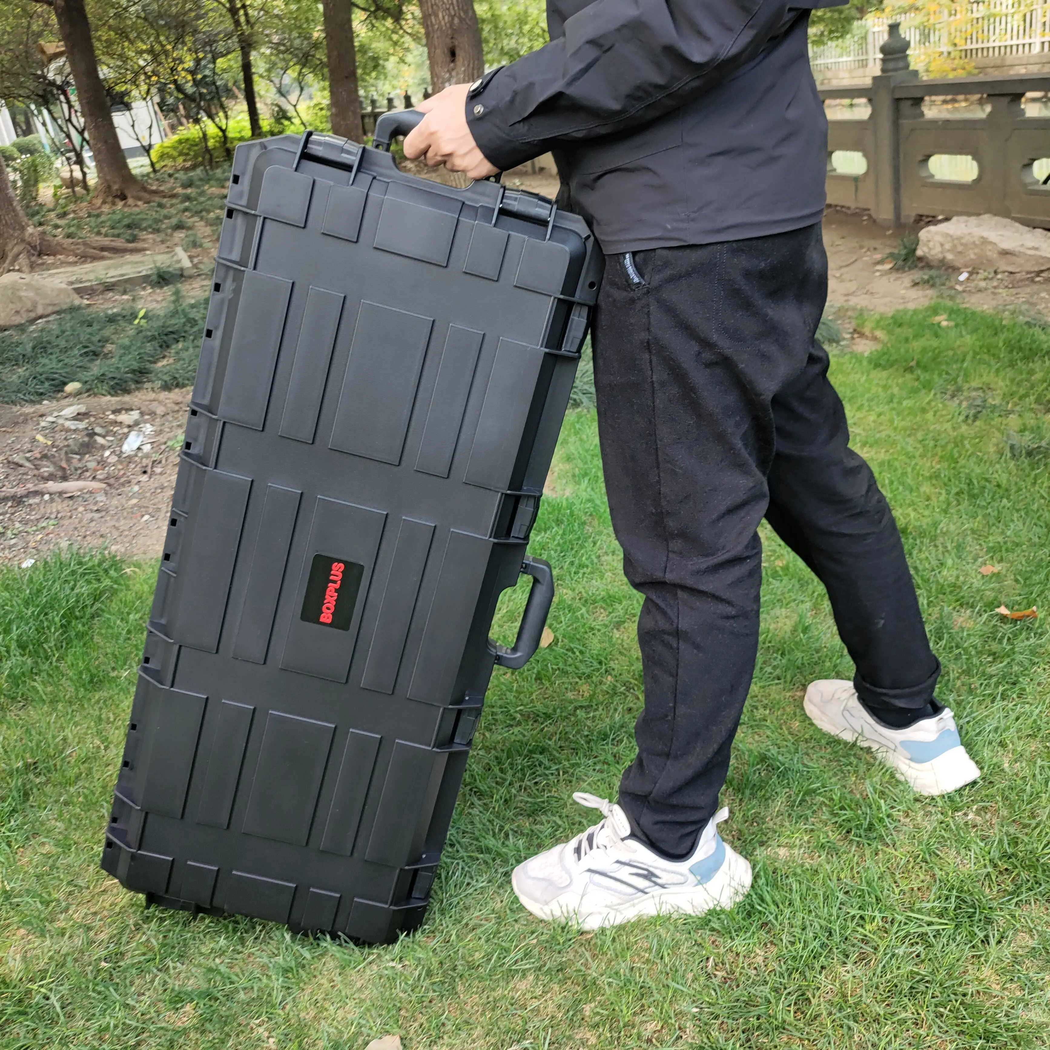 Factory wholesale waterproof plastic hard case outdoor hunting case Long gun case with custom foam