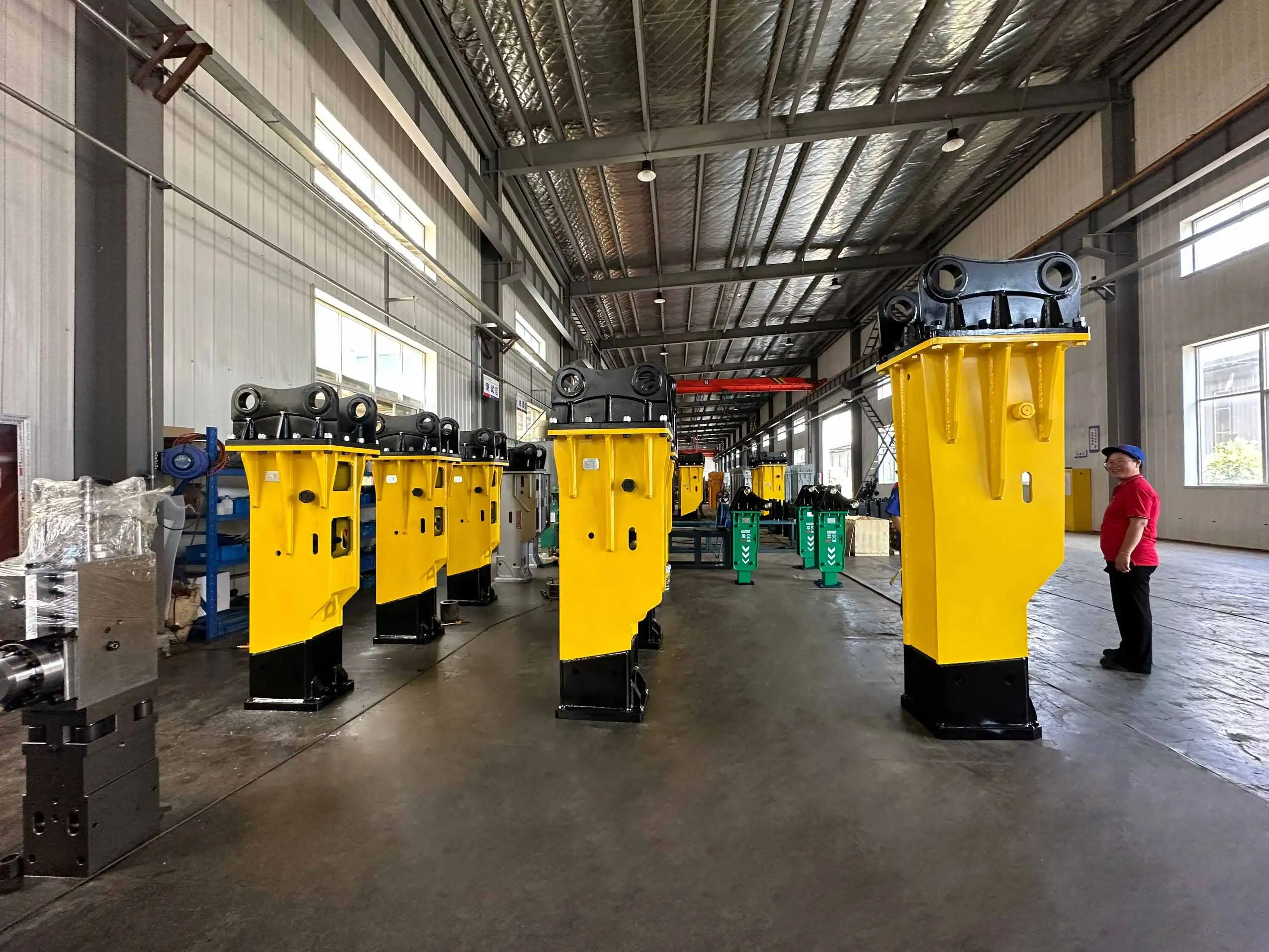 Top Quality GCB330S SB130 SB131 Box Silence Type Hydraulic Rock Hammer Breaker