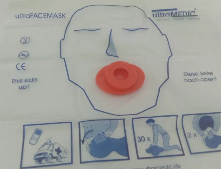 One Way Valve with Breathing Barrier CPR Mask, Pocket&Keychain, Mouth-to-Mouth, Disposable First Aid Device