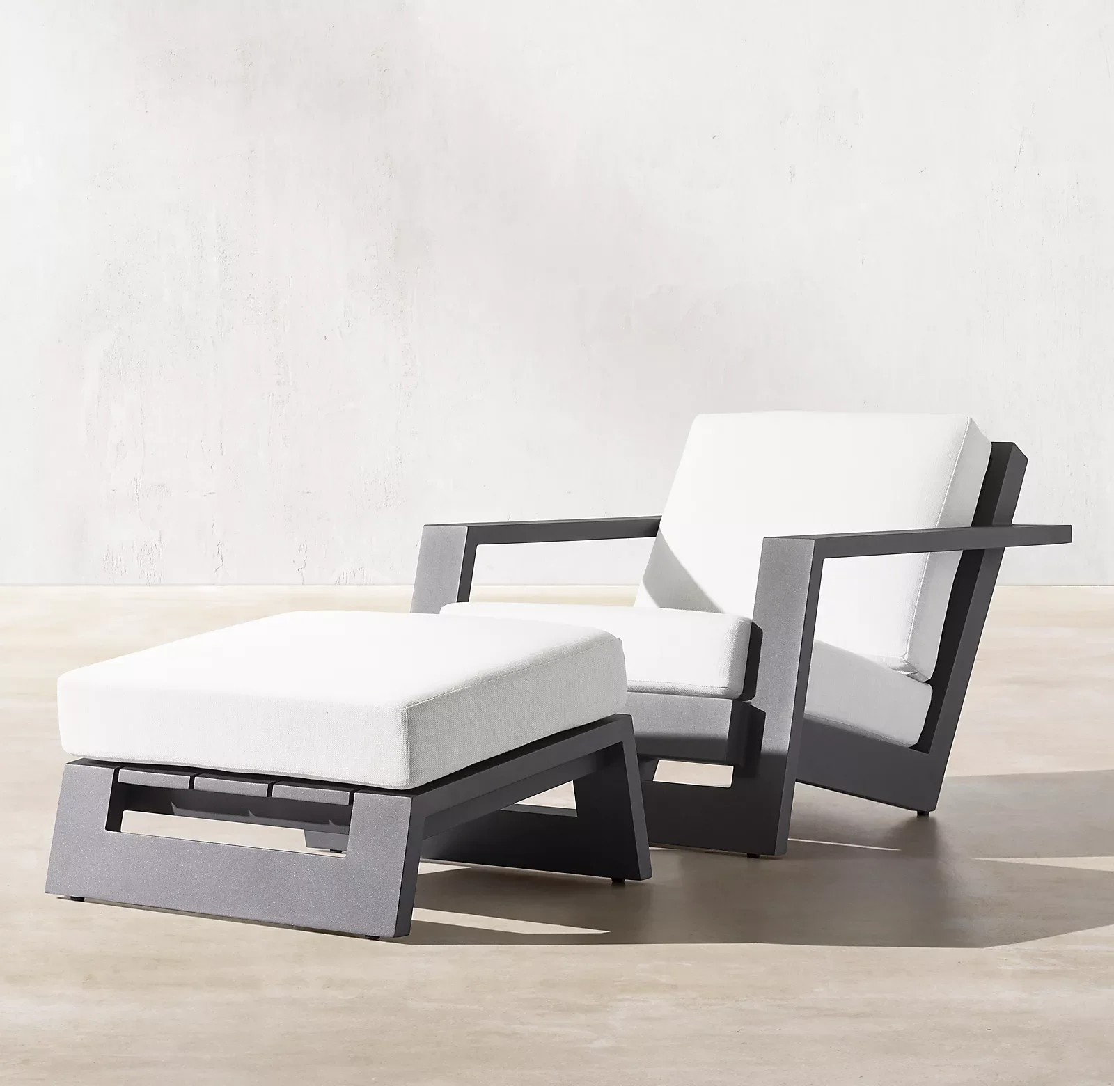 Modern Outdoor Furniture Aluminum Single Lounge Sofa Bistro Hotel Metal Frame Garden Sofa