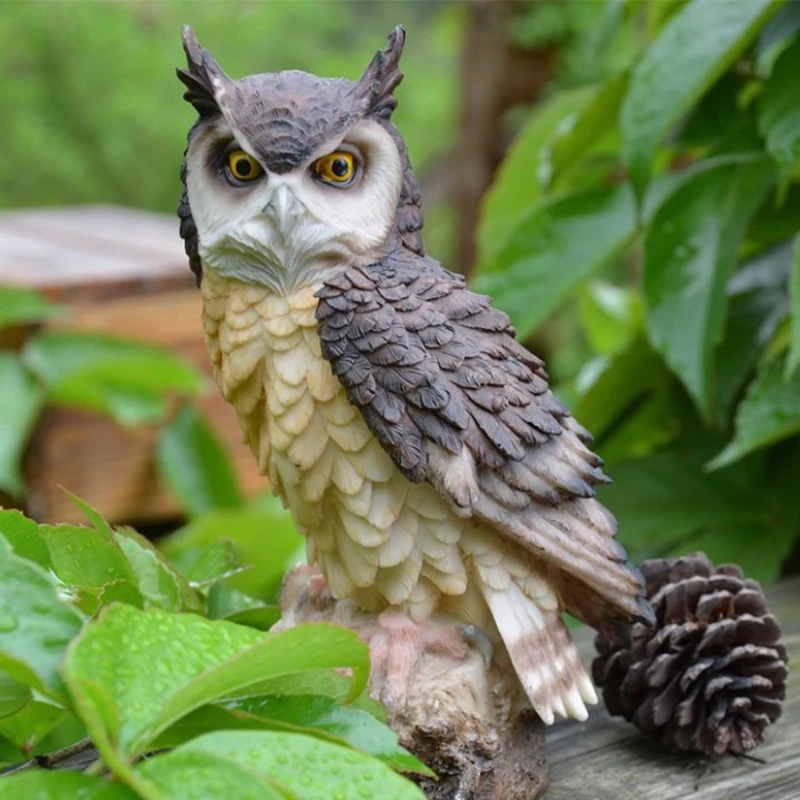 2021 Christmas Yard Garden Decoration Realistic Manmade Artificial Resin Patio Lawn Owl Crafts Statue Art Model Figures Gifts