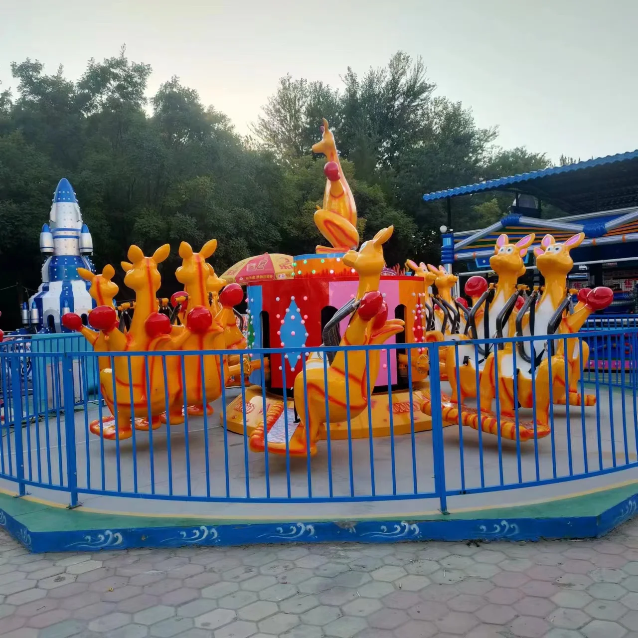 Outdoor and indoor Amusement Park Rides Self-control airplane kangaroo jump rides For Sale