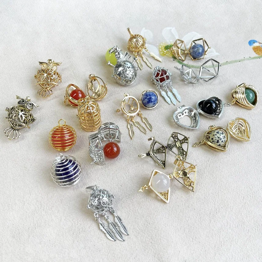 Wholesale Piercing Hollow Out Metal Gemstone Natural Crystal Sphere Fashion Crystal Jewelry
