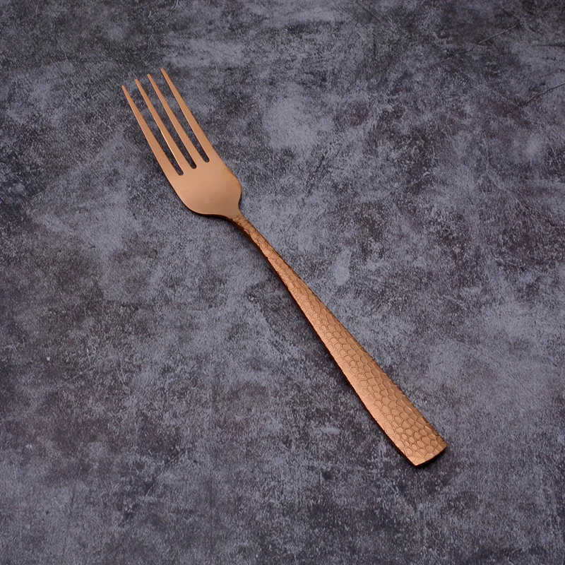 Elegant 16pcs / 24pcs Forks Spoons Knives Set Embossed Handle Design Mirror Polished Copper Silverware Cutlery Set