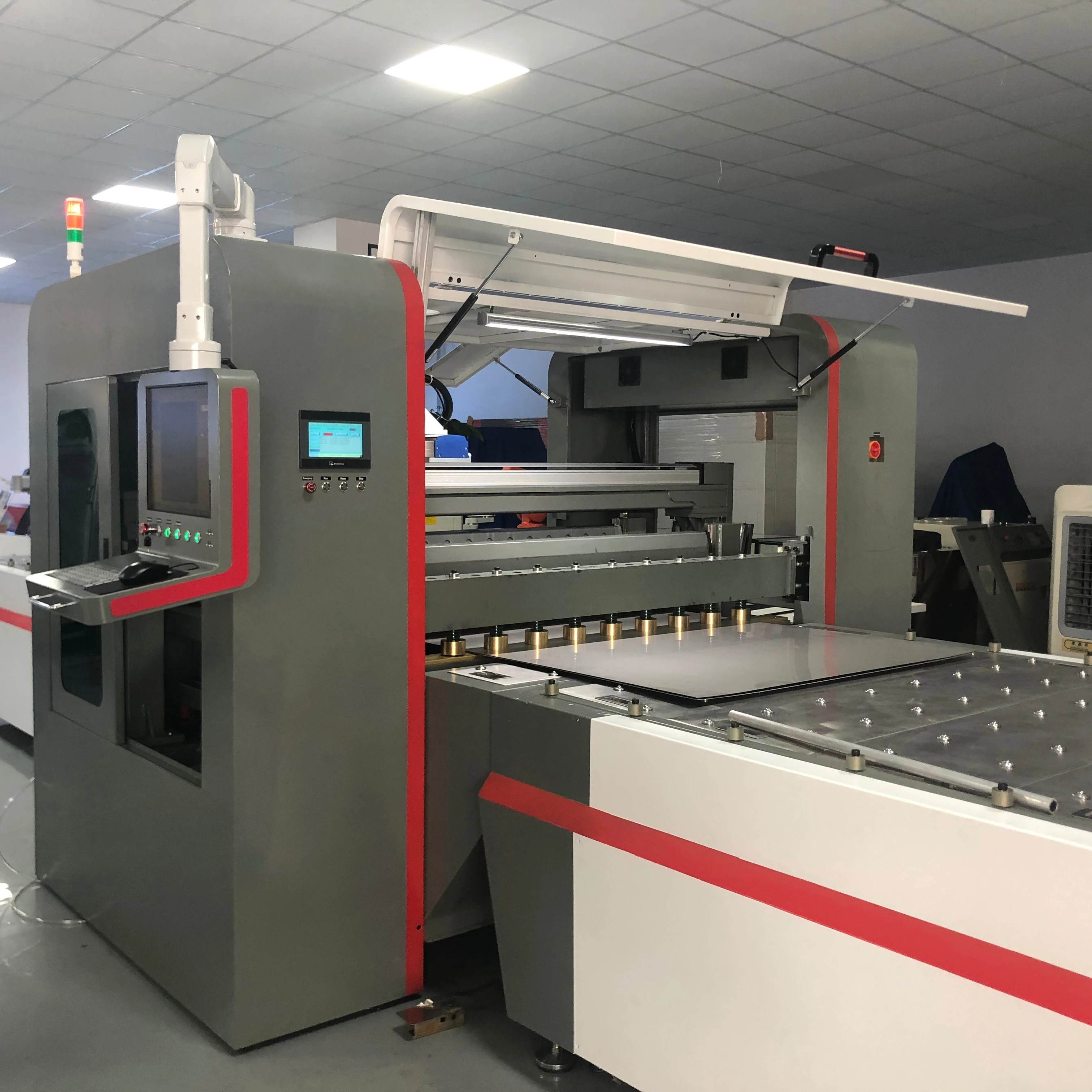 Диммированные подушечные пластины CNC автоматическая подача лазерный сварочный аппарат для теплообменника