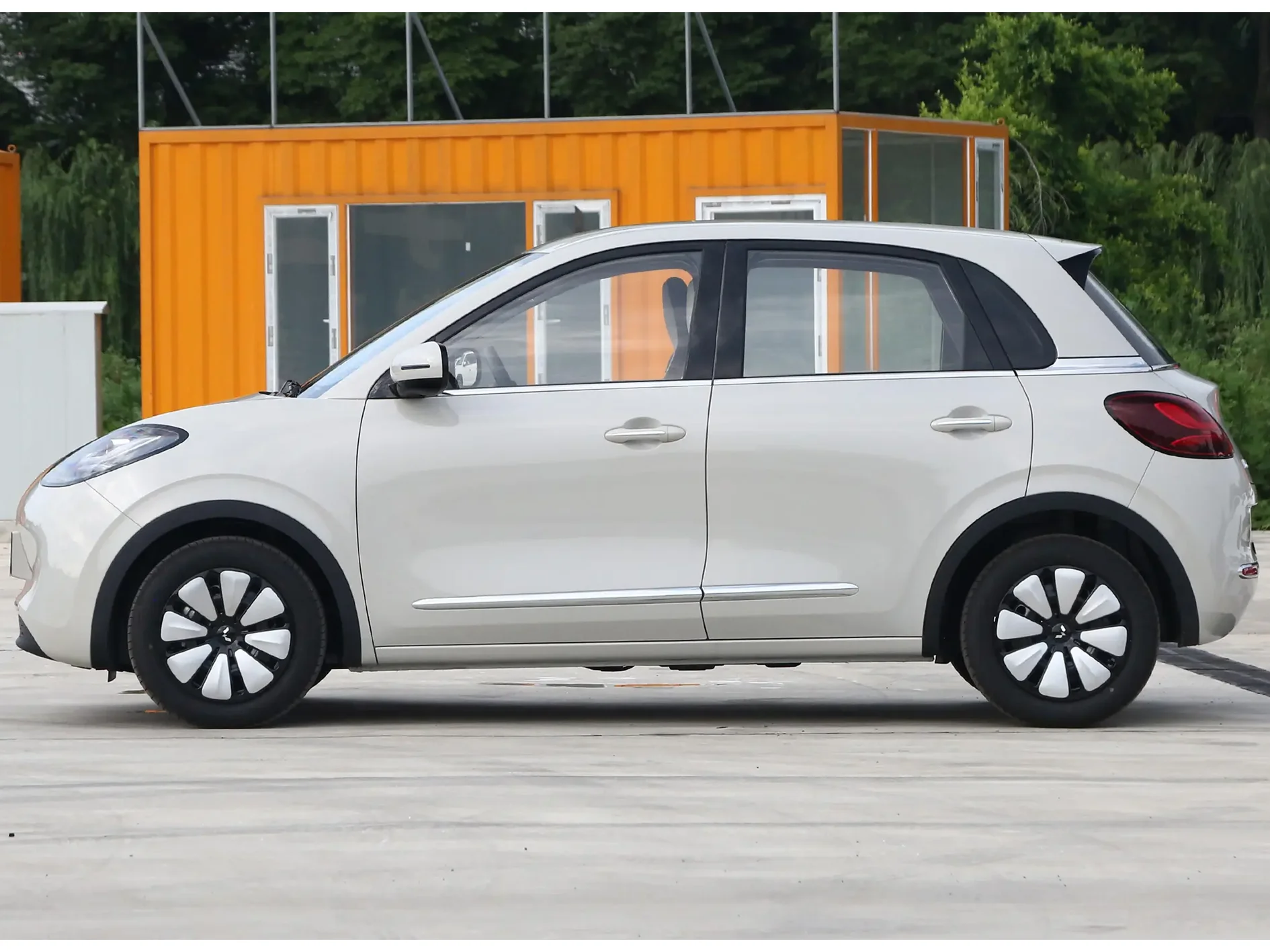 2023 Wuling Bingo Mini EV Car 203km Range 4-Seater Hybrid New Energy Vehicle Auto Gear Box Left Steering-Hot Selling