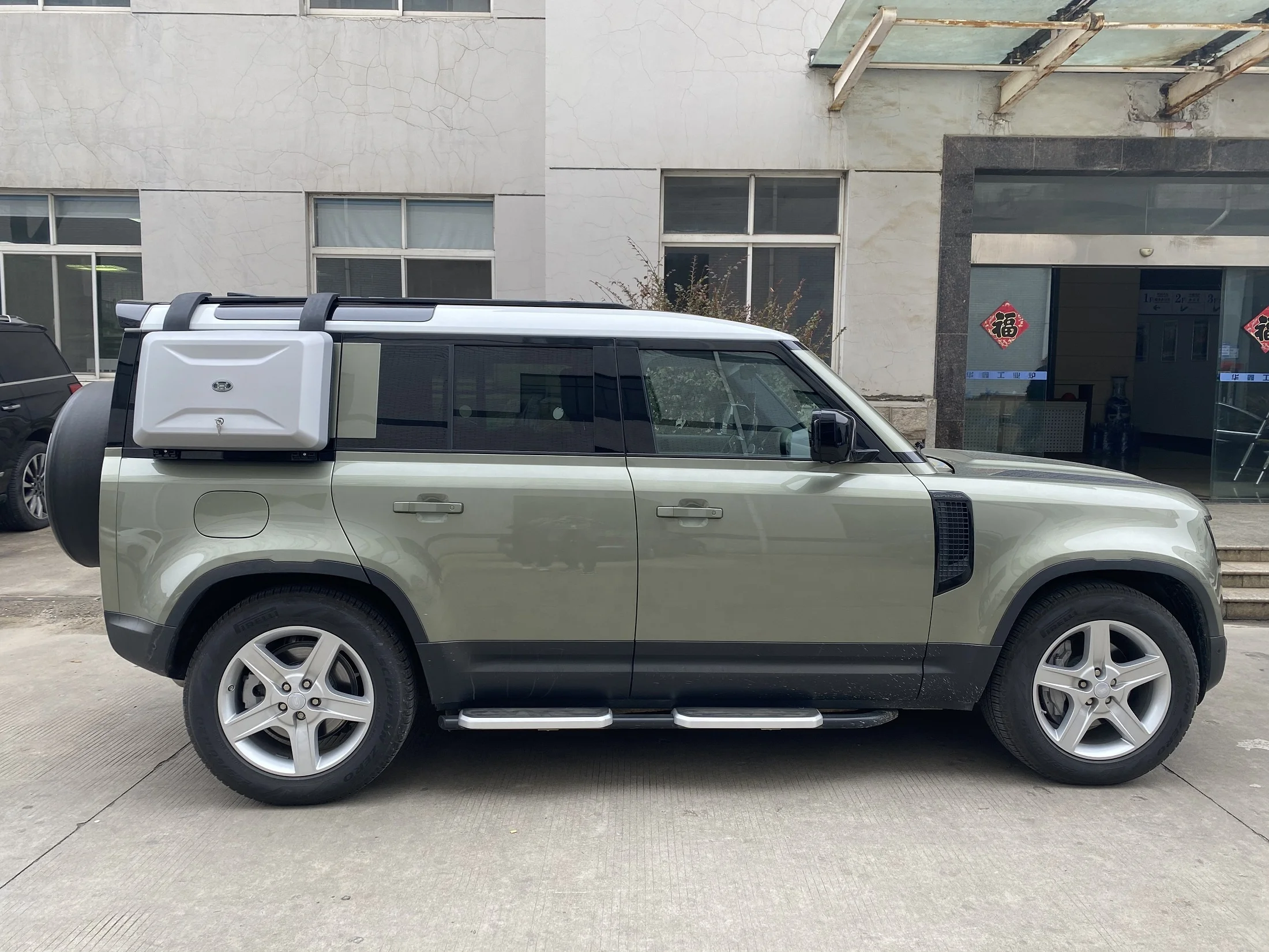 YH-Q-LD010 High quality side luggage cases for landrover defender 110/90 (2020+)