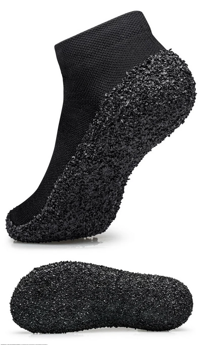 2021 Hot selling portable breathable Beach Yoga exercise Sock Sport Shoes for men