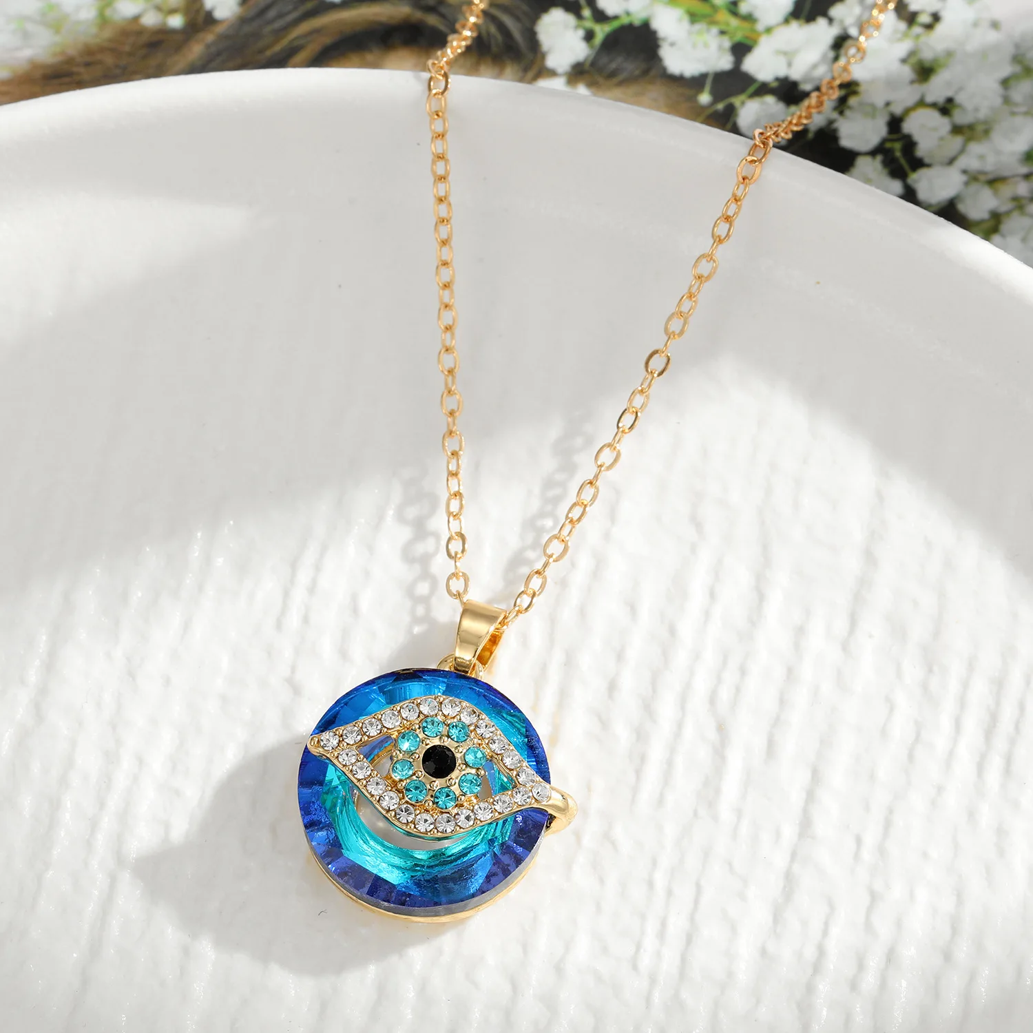 2023 European and American Fashion  Eye Necklace New Gold Plated Jewelry Blue Dream Crystal Eye Necklace