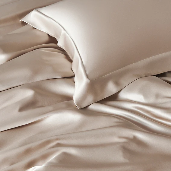 Silk Luxury Duvet Cover Set Bed Sheet Bedding Set Factory Direct Bed Linen Customized Set