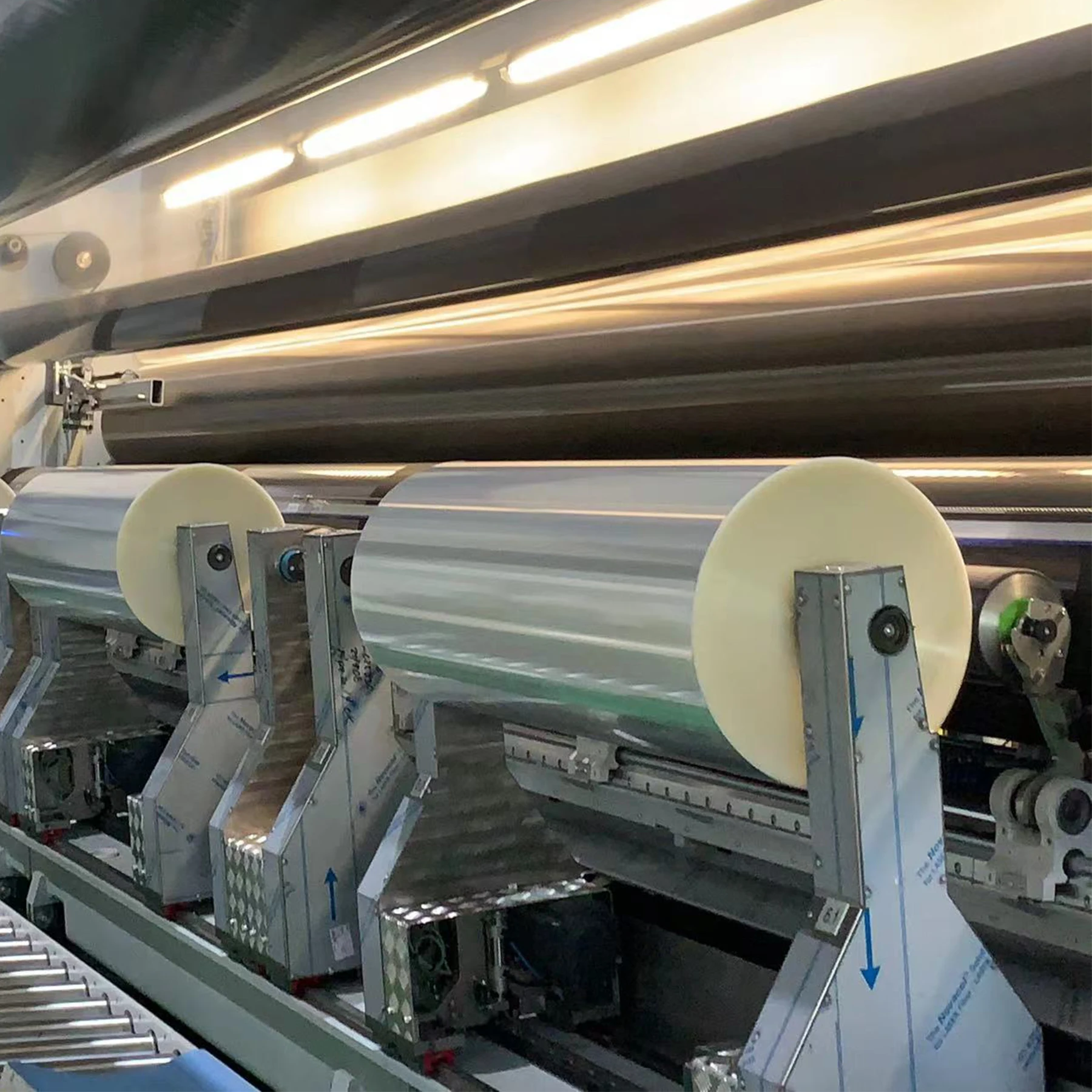 YG Custom 24/28/30/36mic 1260mm 1600mm holographic clear bopp lamination film jumbo roll manufacturers