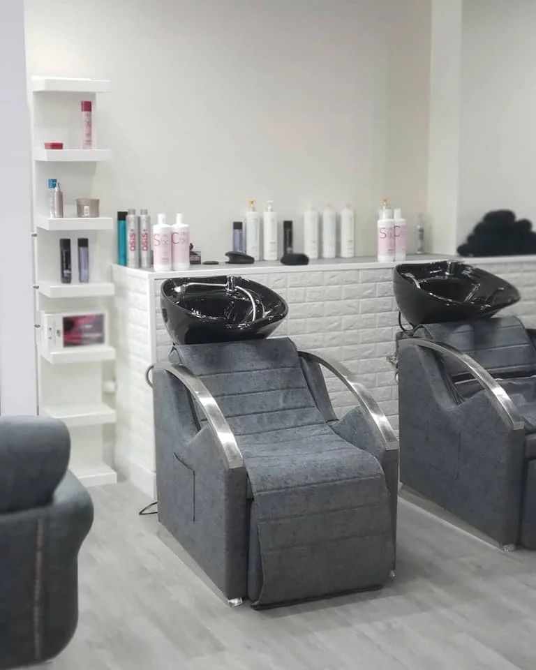 Salon Shampoo Bowls Electric Shampoo Chair For Salon Furniture With Metal Curved Armrests