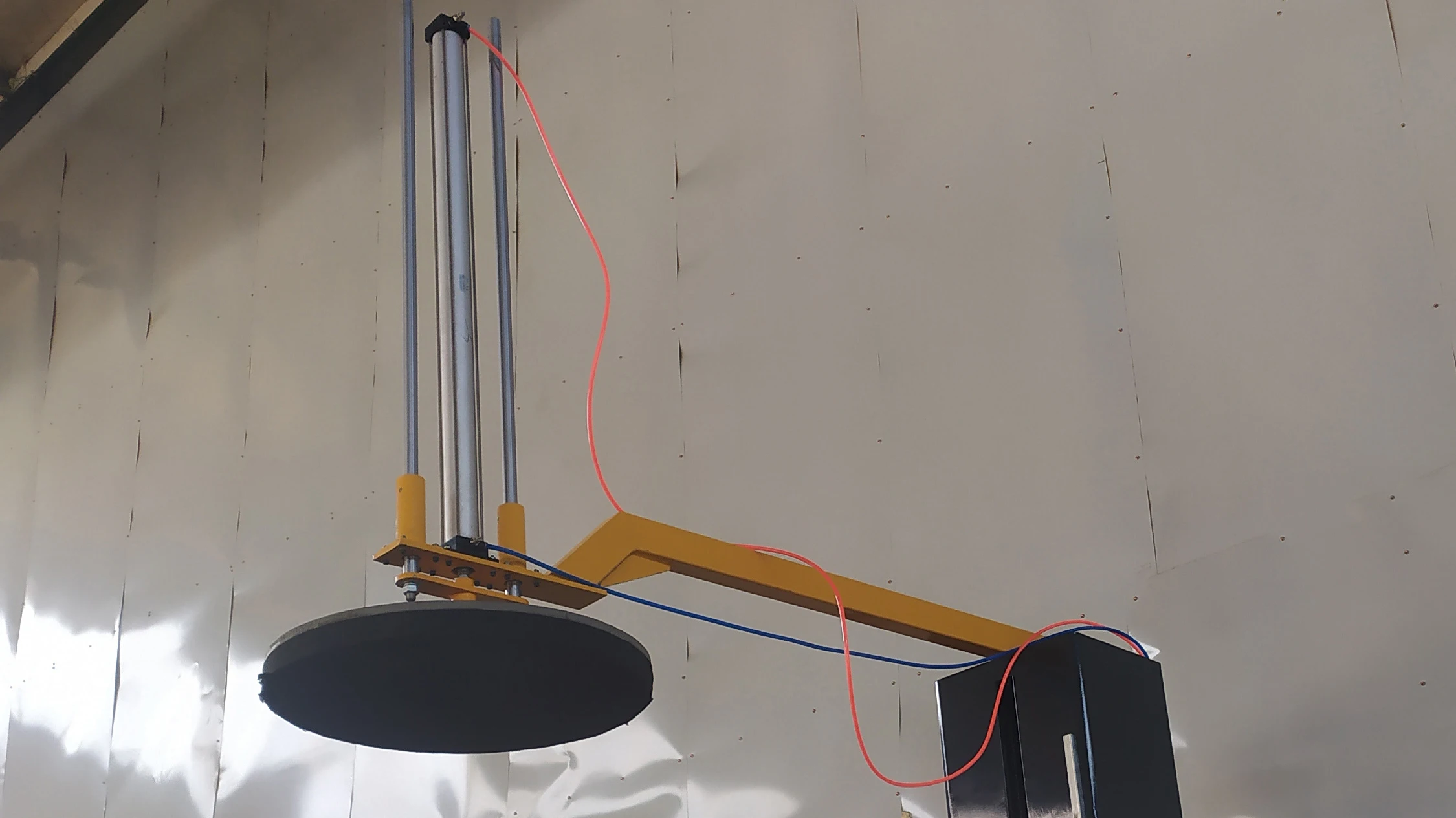 UCR-T1650D Top Presser Semi Auto Turntable Pallet Stretch Wrapper Wrapping Machine