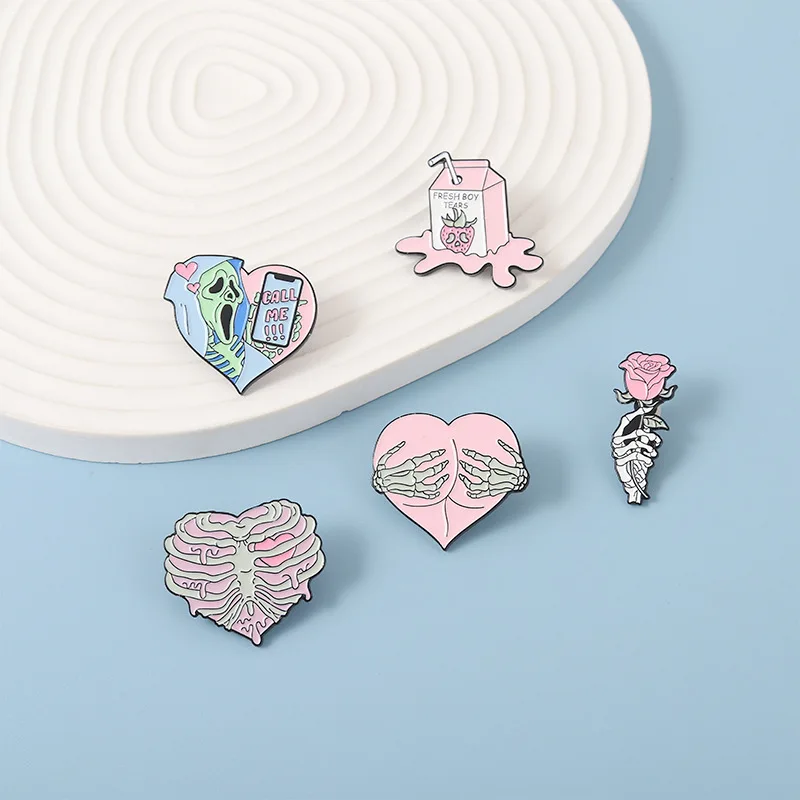 Personalized metal crafts label pin badge custom logo enamel metal badges for clothes