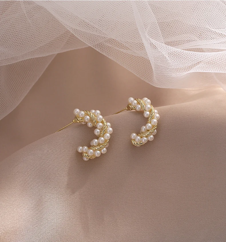 earrings 2021 new fashion delicate 925 silver needle Korea gold plated C word hollow winding ladies pearl  earrings women