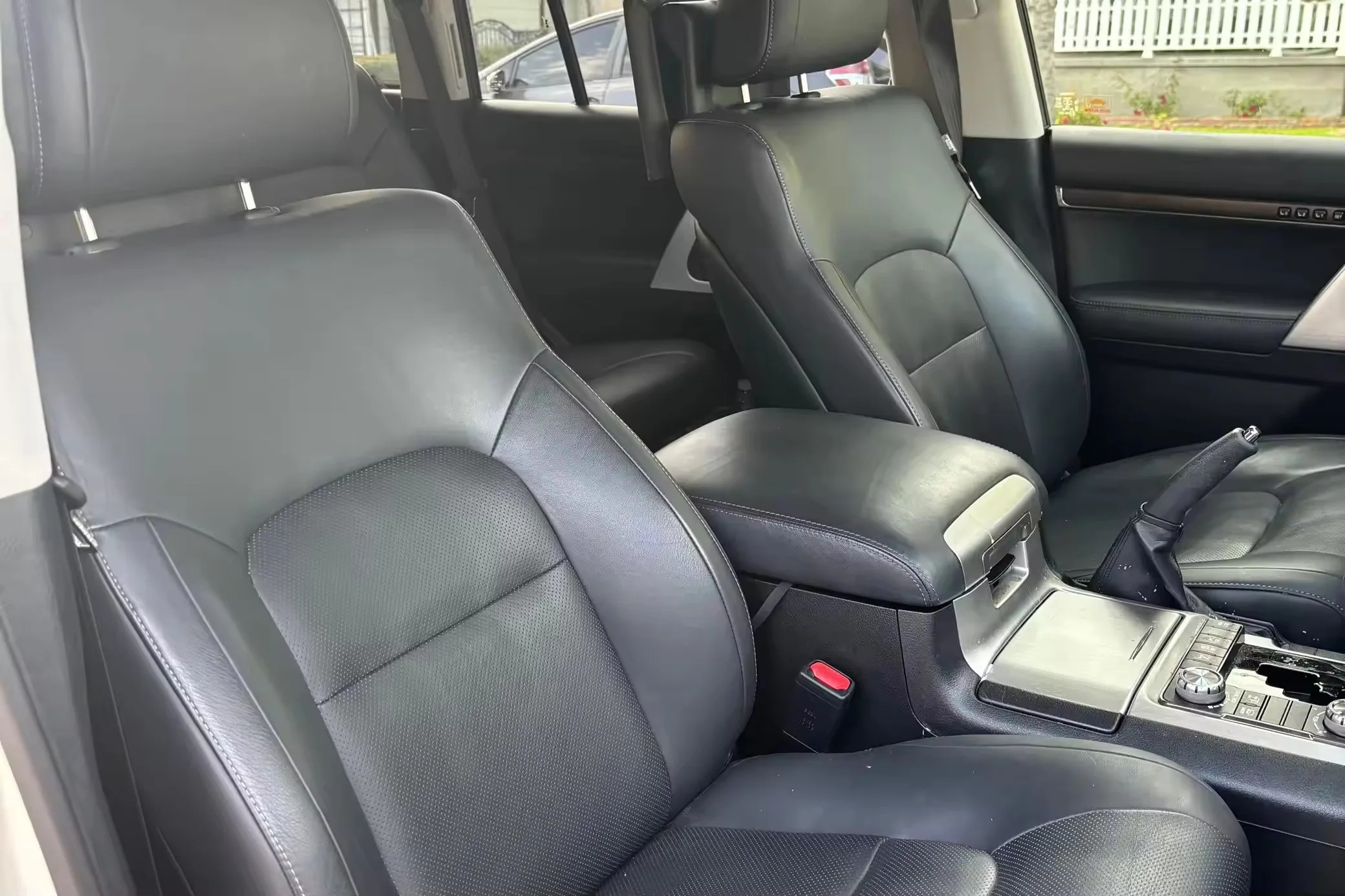 CLEAN FAIRLY USED 2019 ToyoTa LandCruiser V8 Power 4WD Mostly Owned RHD/LHD