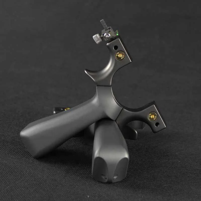 New Type of Titanium Alloy Flat Skin Catapult with Sight Slingshot Accessories Steel Slingshot