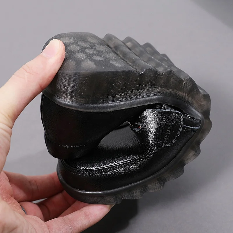 Fashion loafers A woman with a flat walking loafers cattle uppers loafers