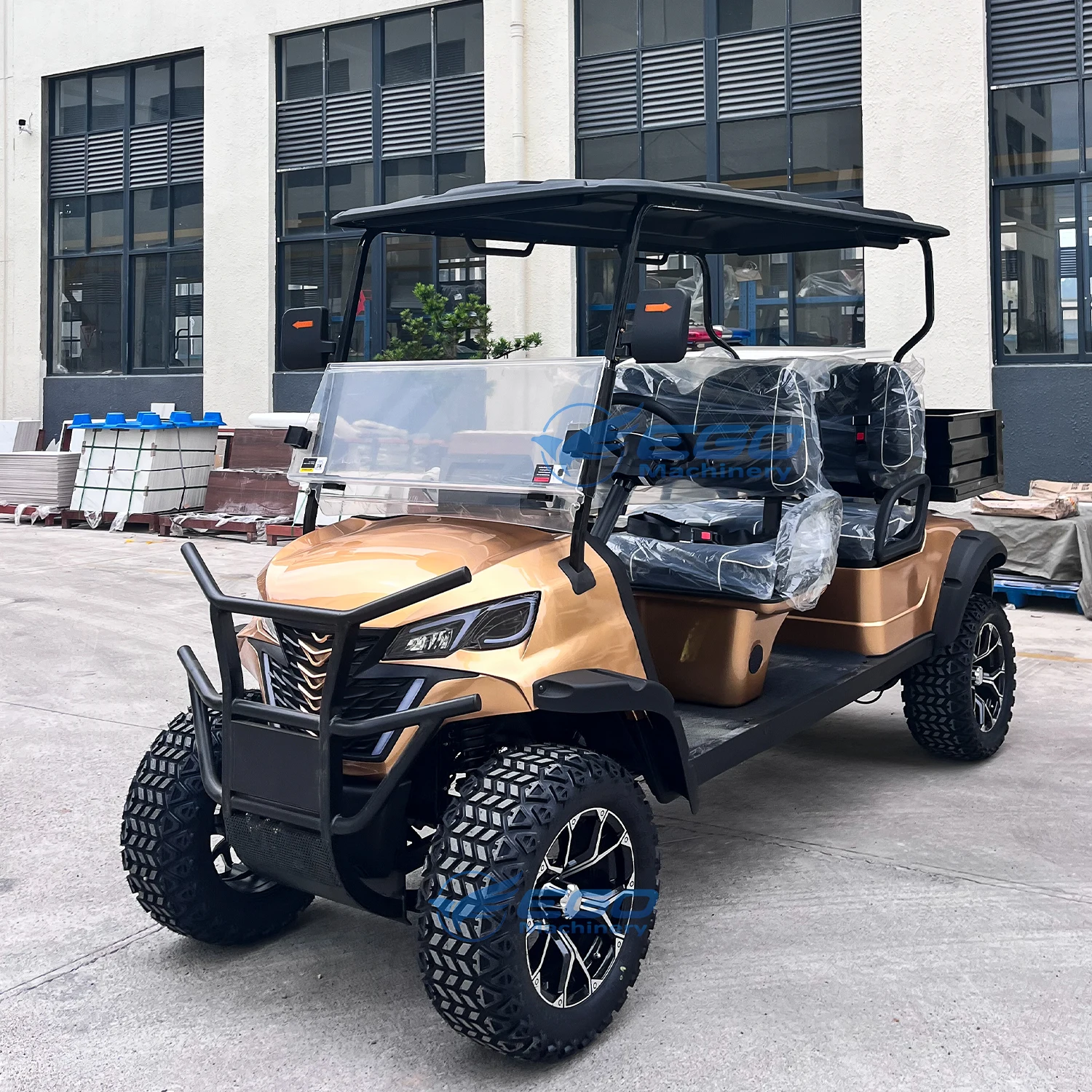 Hot Sale Classic Model 6-Seater Gas-Powered Enclosed Golf Cart Electric Fuel with Tail Caddie Equipped Golf Cart with Cargo Box