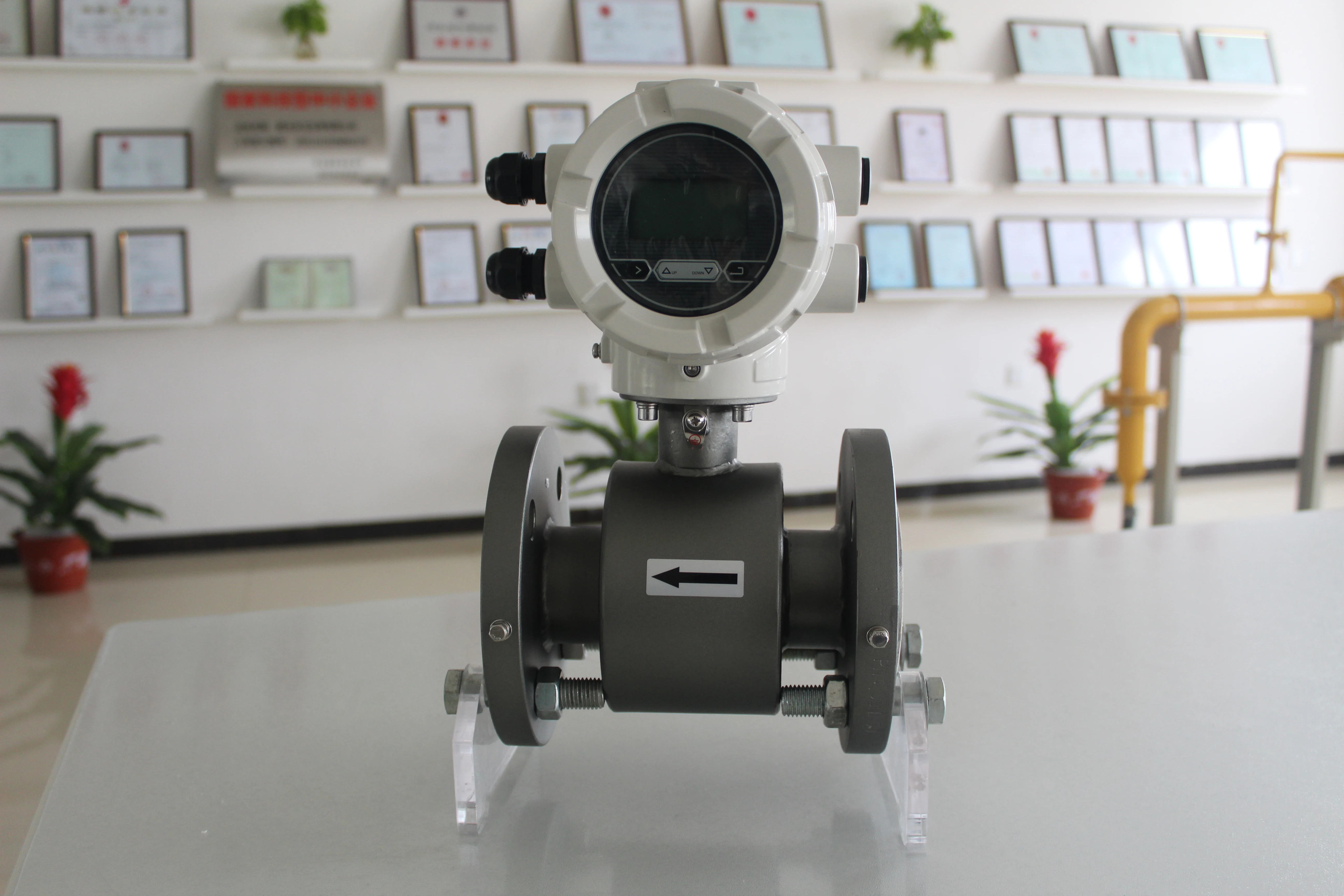 Liquid turbine flowmeter