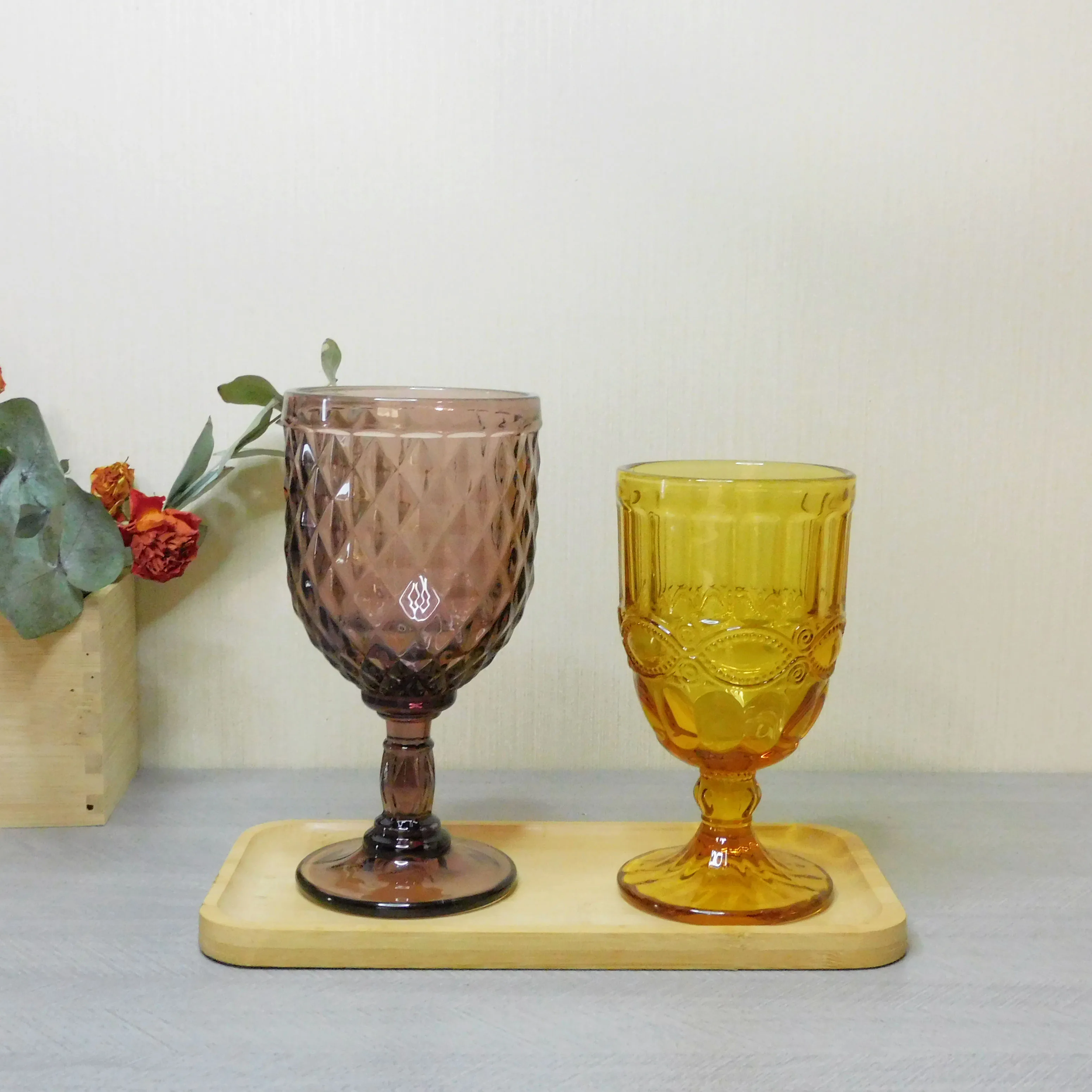 European style vintage embossed petal glass goblet Ice cream dessert transparent cold drink cup Red wine juice goblet