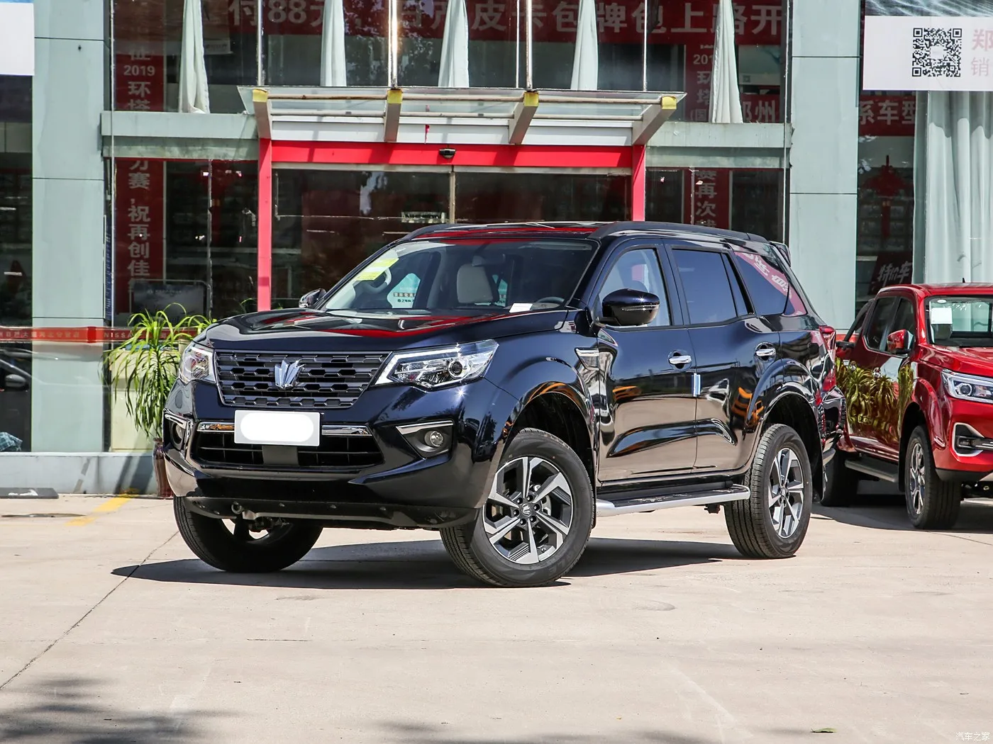 2024 Hot Selling Dongfeng Nissan Paladin Midsize SUV High Performance Off Road SUV Five Seat Comfortable China Suv Cars
