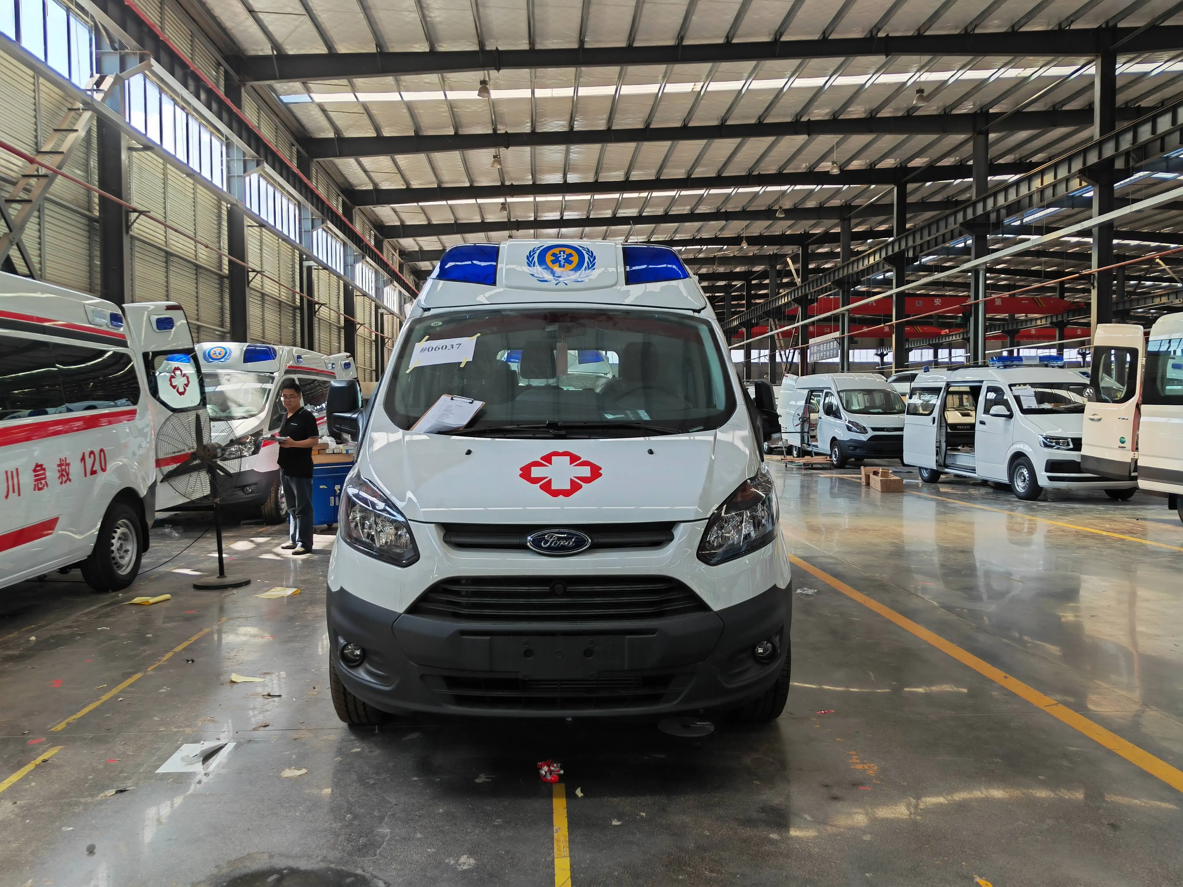 2024 Ambulance Emergency Vehicles Ambulancia Ambulance Equipment Mobile Clinic Vehicle