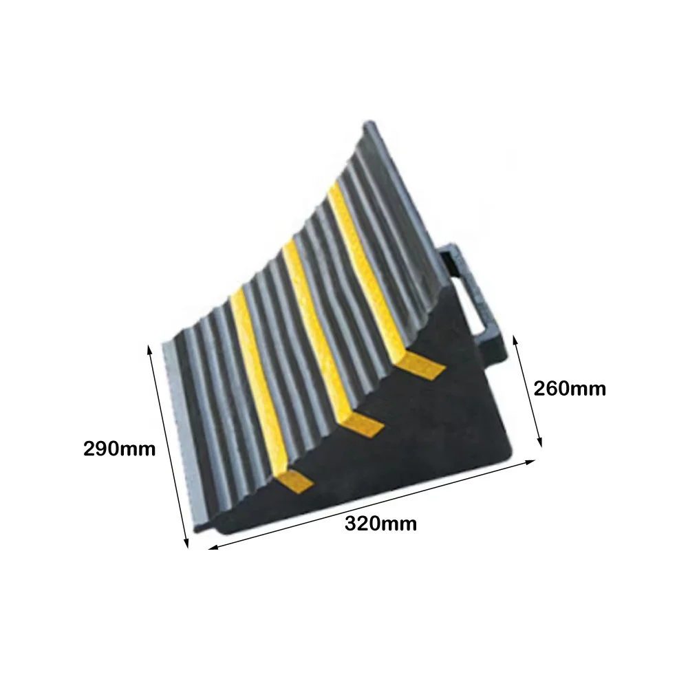 RR22-1 Rubber Wheel Chock China factory Quality Anti Slip Durable Rubber  Curb Ramp 320*290*260mm