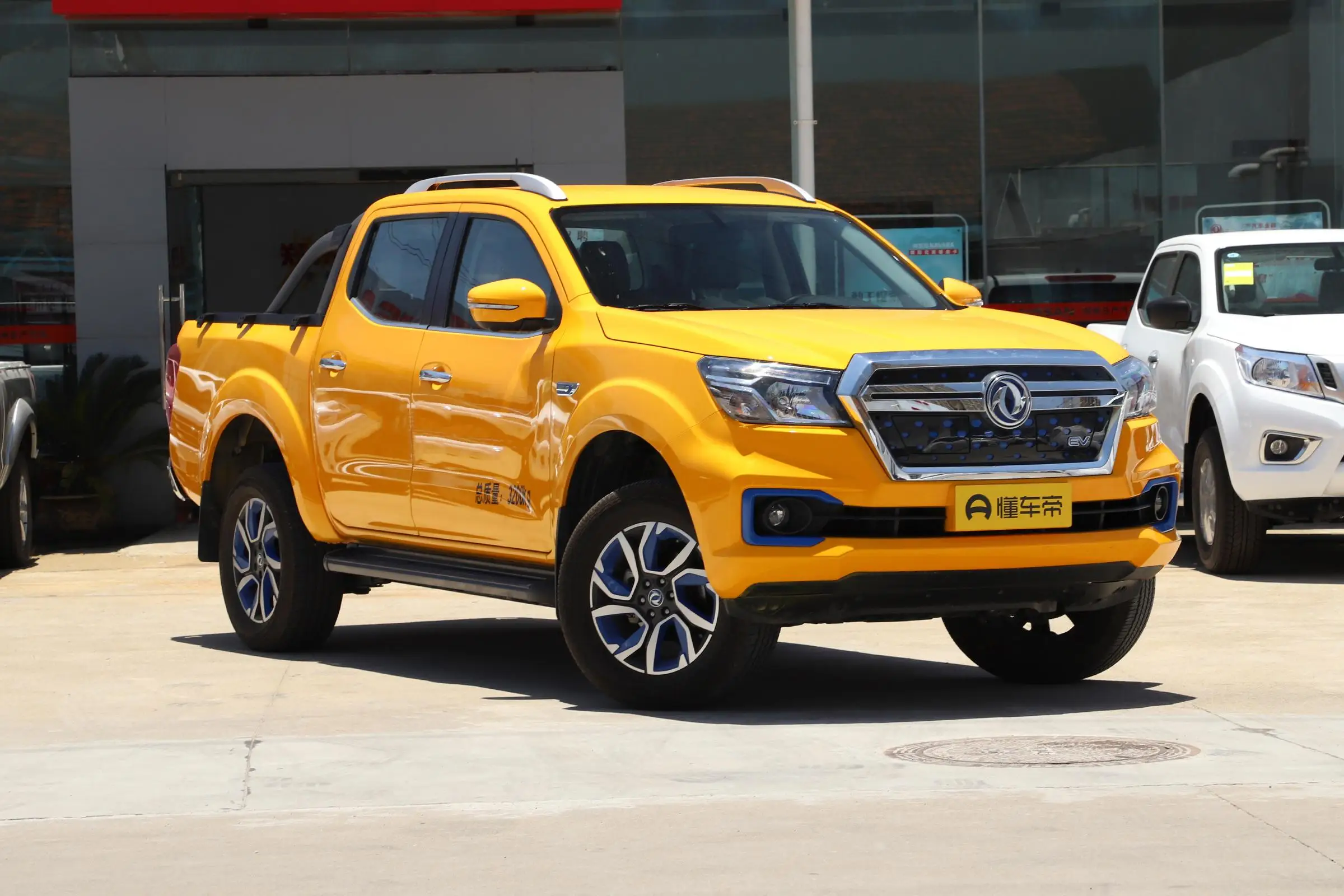 Good quality LHD new electric truck 4x4 electric cars dongfeng pickup truck