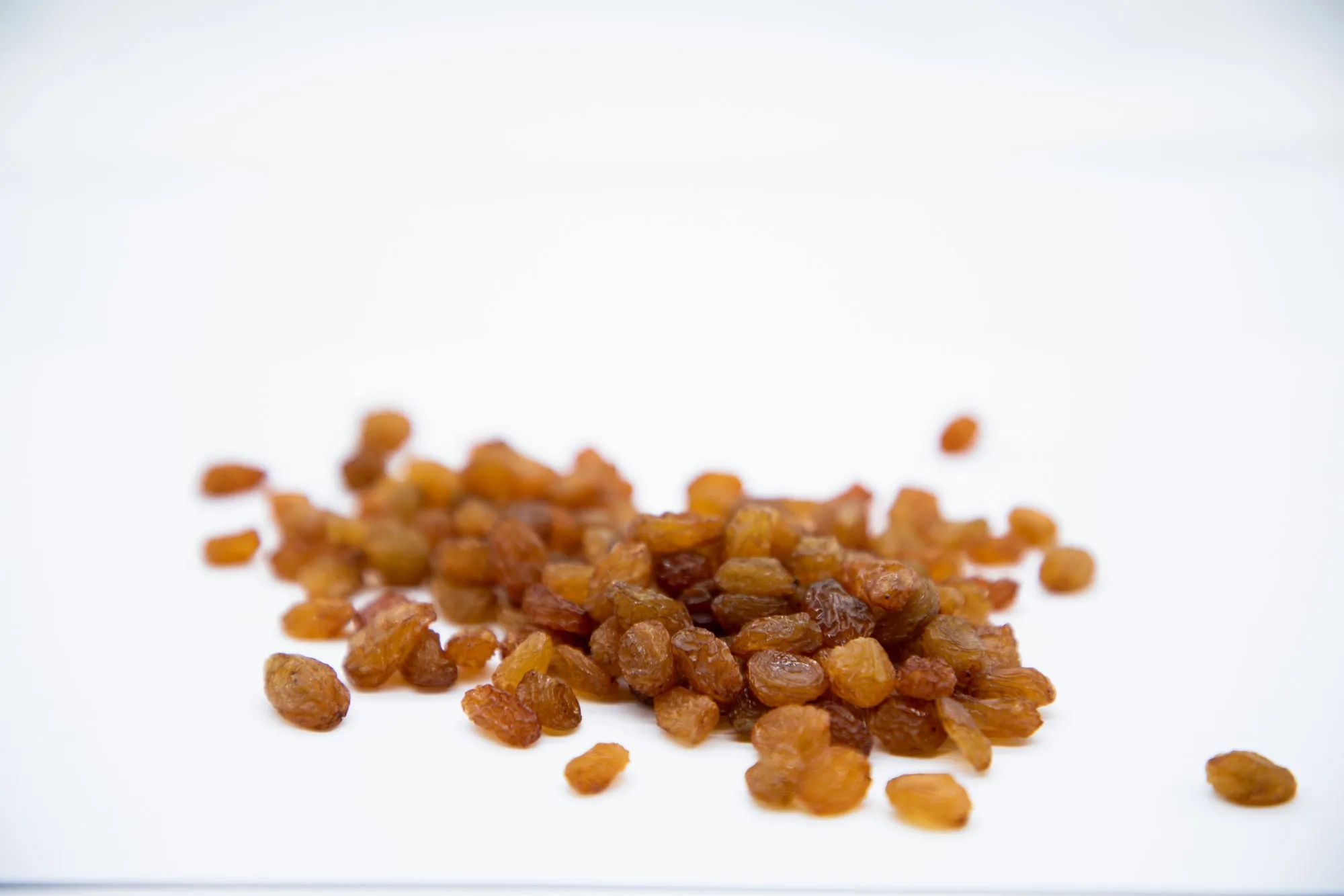 Non-GMO high grade bulk wholesale dried grapes from Uzbekistan sweet raisin sultana natural healthy snack