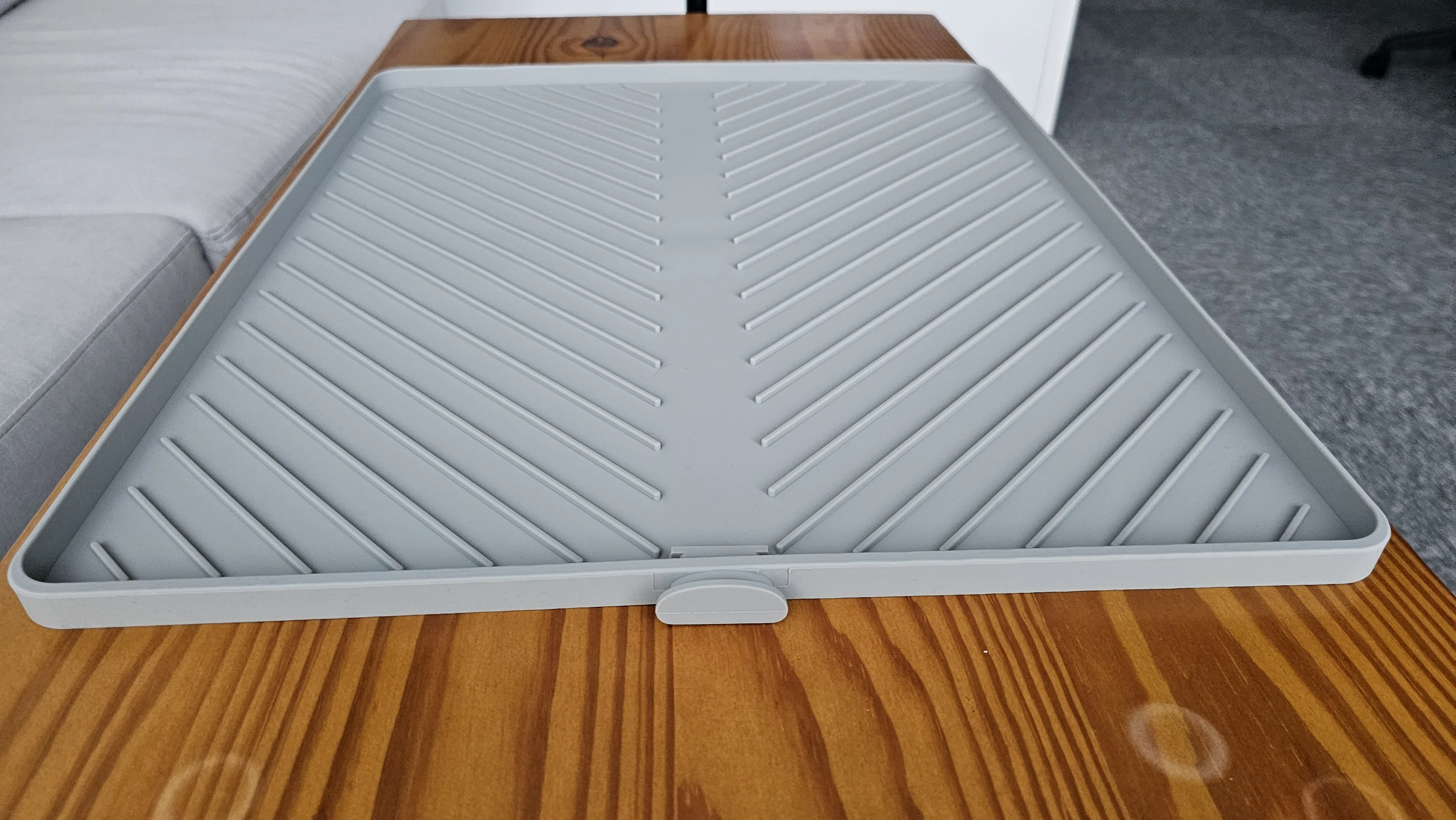 Waterproof Kitchen Foldable Drying Dishes Dryer Mats Silicone Dish Plate Mat with Built-in Drain Lip