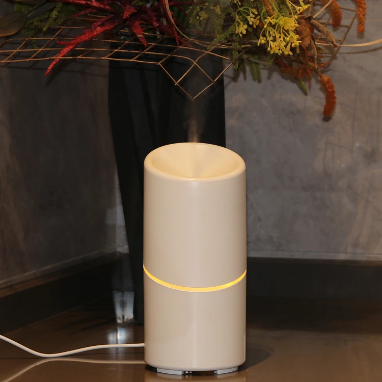 New Arrivals 2022 Portable Luxury Scenting Machine Cool Mist Car Oil Diffuser With LED Light