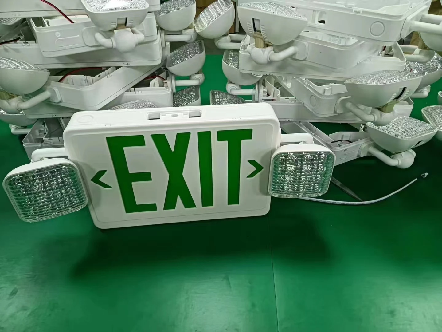 Manufacturer Factory Price High Performance Wall Mounted Rechargeable Indoor Corridor Fire Led Exit Sign Emergency Light