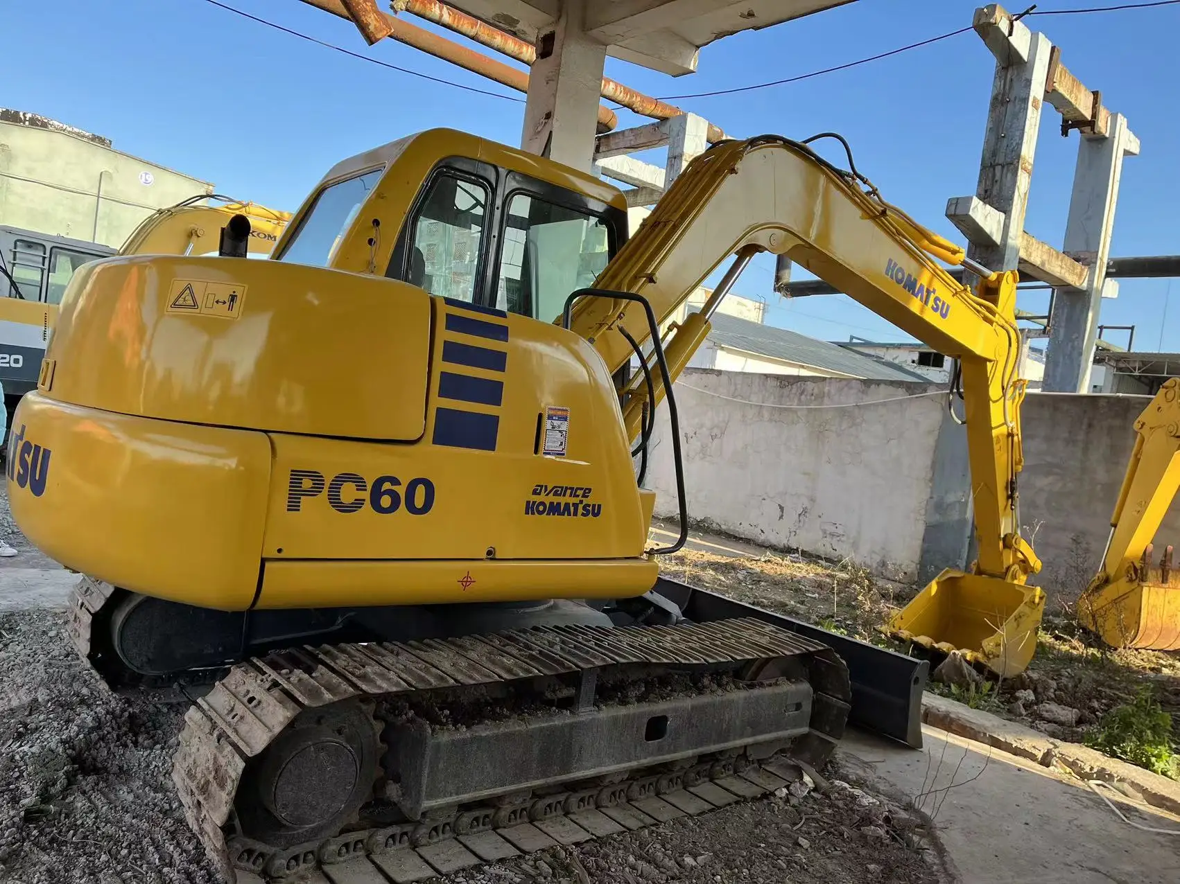 Reasonable Price Komatsu PC60 Construction 6Ton Bucket Capacity 0.37 Mini Used Hydraulic Excavator