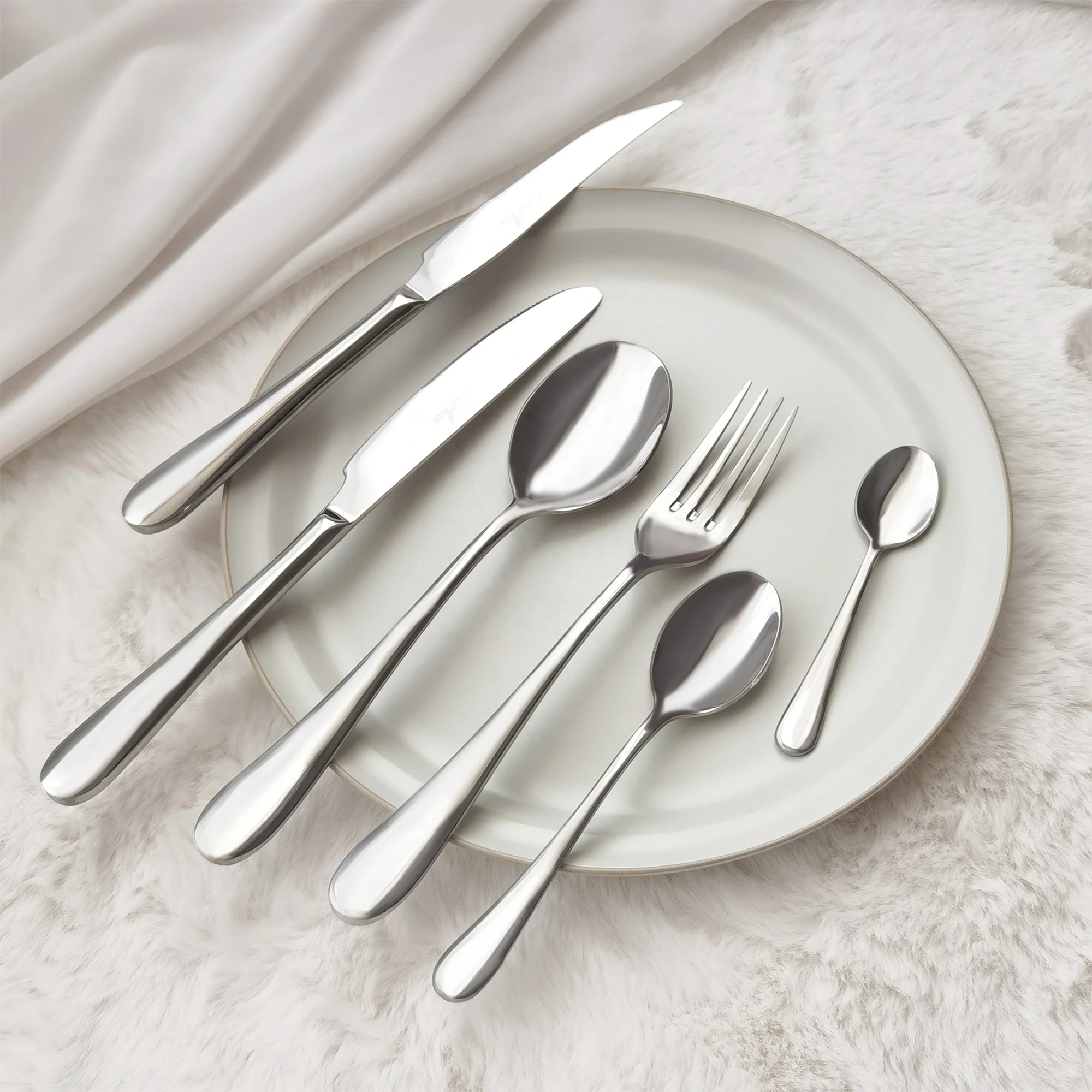 Wholesale price silverware cutlery silver cutlery set 4/6 piece set kitchen essential