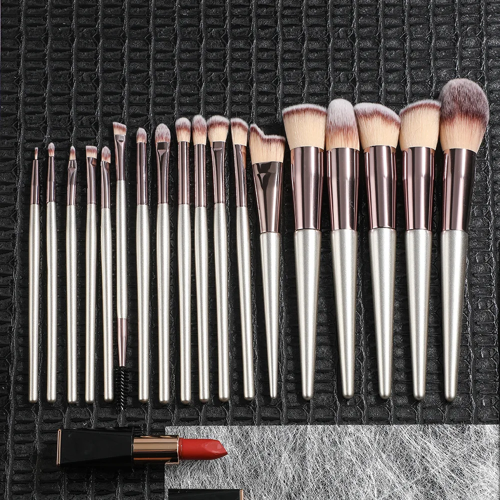 Customizable logo 18 Pcs Professional Makeup Brush Eyeshadow Foundation Powder Cosmetic tools Makeup Brush set Tools Kit