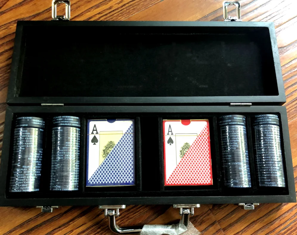 
100pcs 11.5g PS poker chip set With Black Wooden Case 