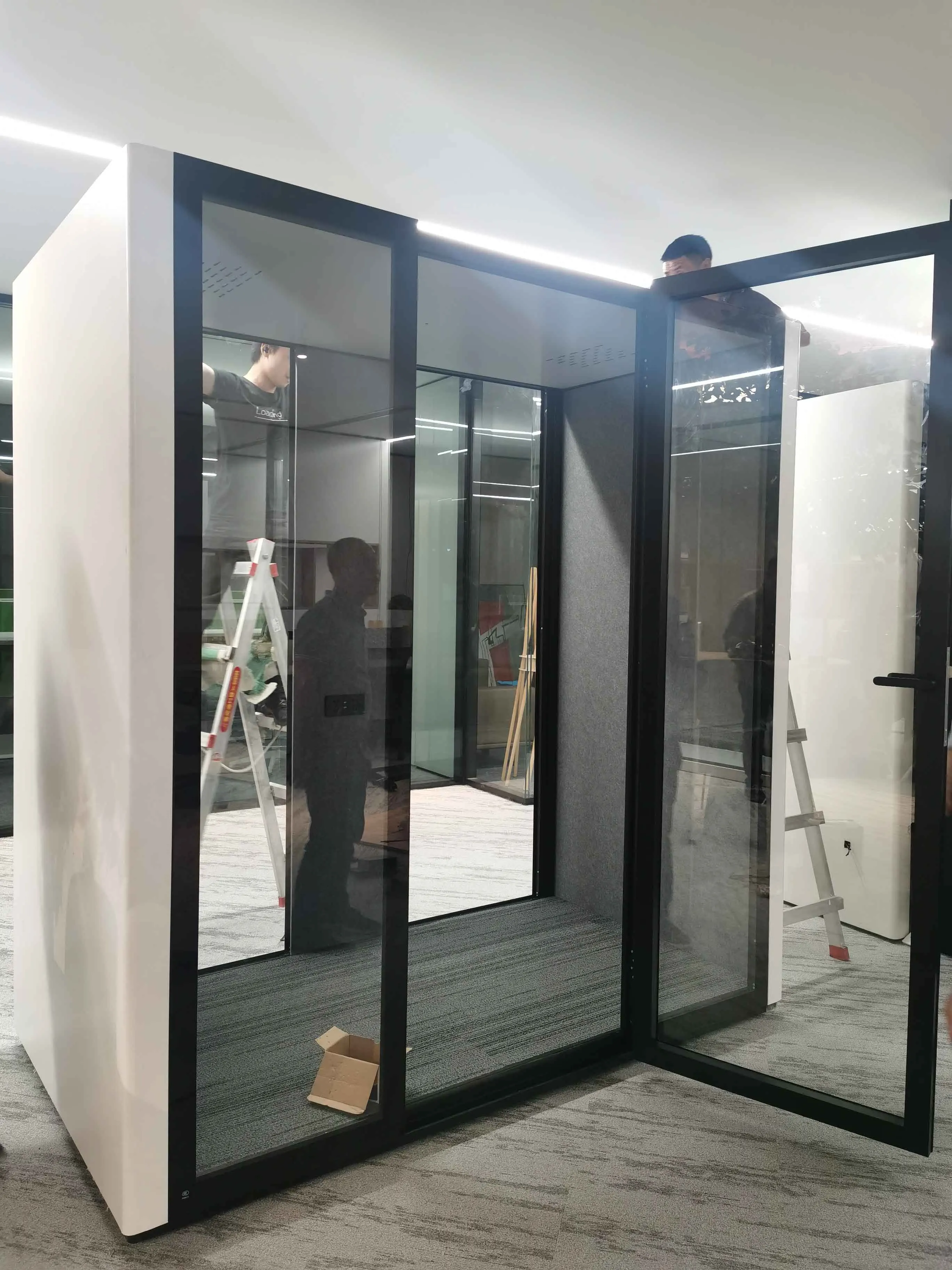 Aluminum Alloy Office Noise Blocking Booth Glass Soundproof Meeting Pod