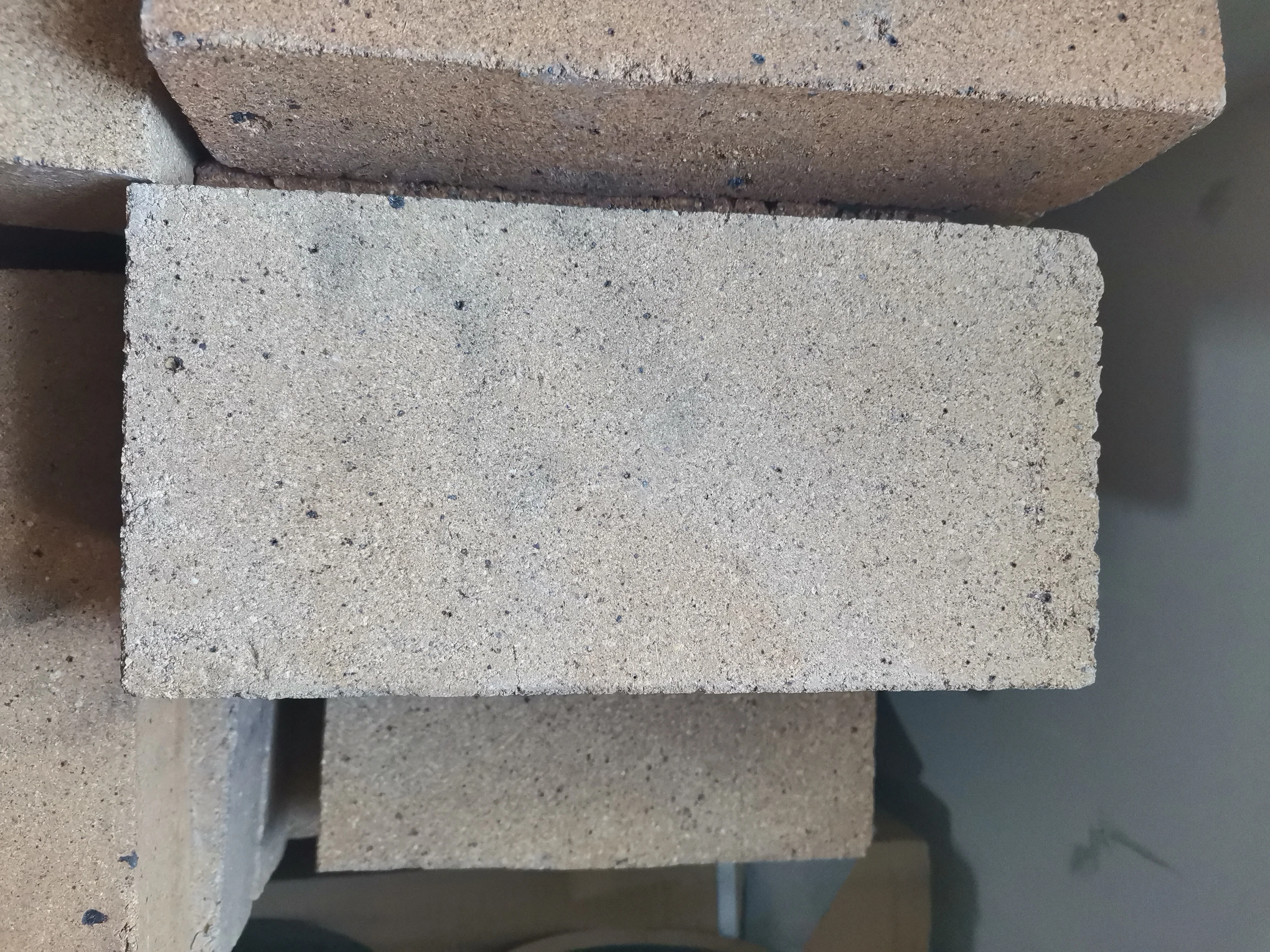 Insulating Refractory Brick Heat Resistant Insulating Fired Brick Stove High Alumina Brick Firebrick Fire Clay Yellow Brown