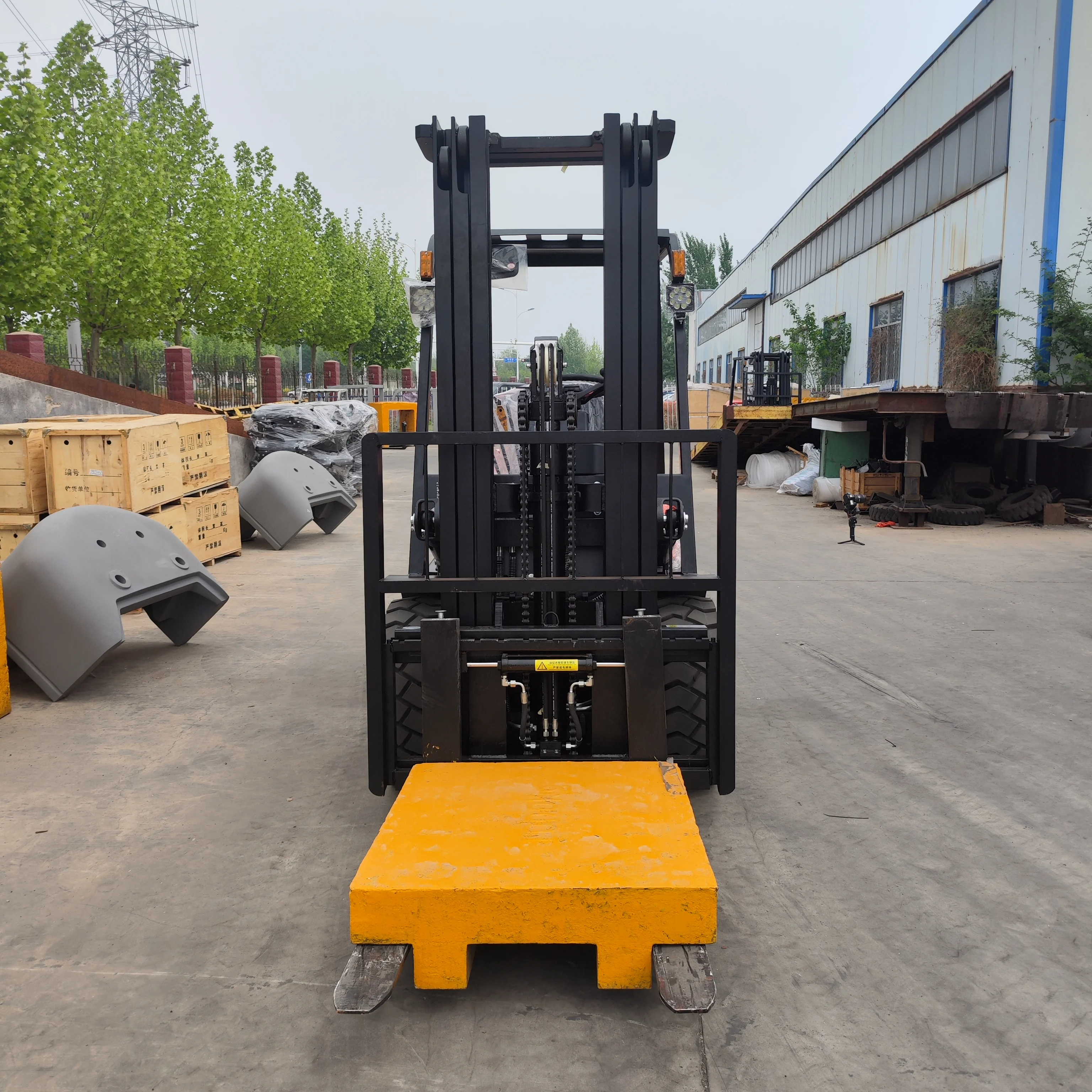 cheap 3 2.5 3.5 tons hot sale farm use High capacity battery forklift Electric Forklift with attachments
