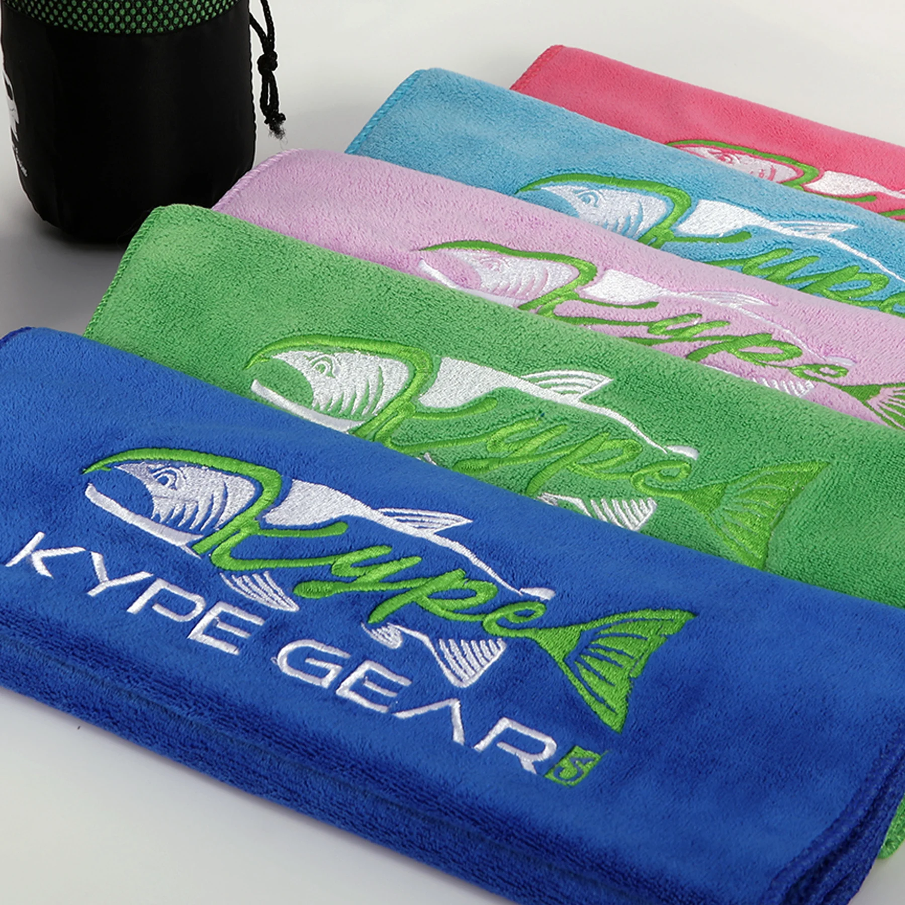 Microfiber Football Sports Towel  Clean Football Visor and Gloves for Youth Football Golf Gym Towels Customized embroidered logo