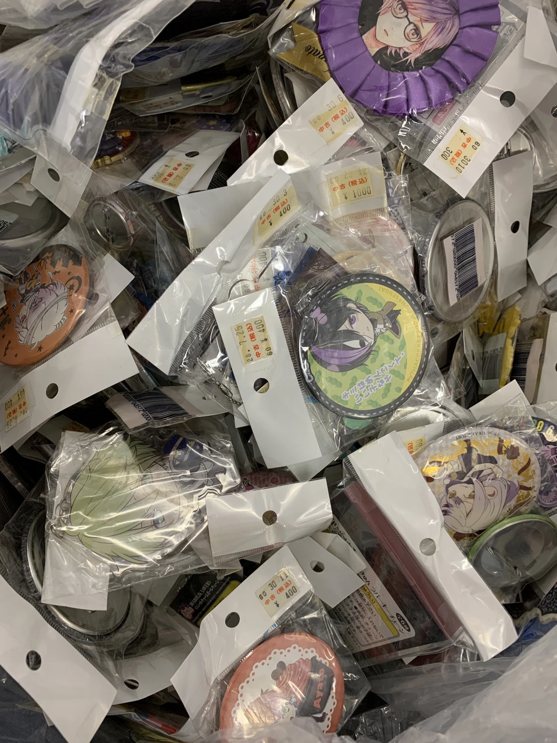 Wholesale anime goods capsule candy toy figure kids used soft toys