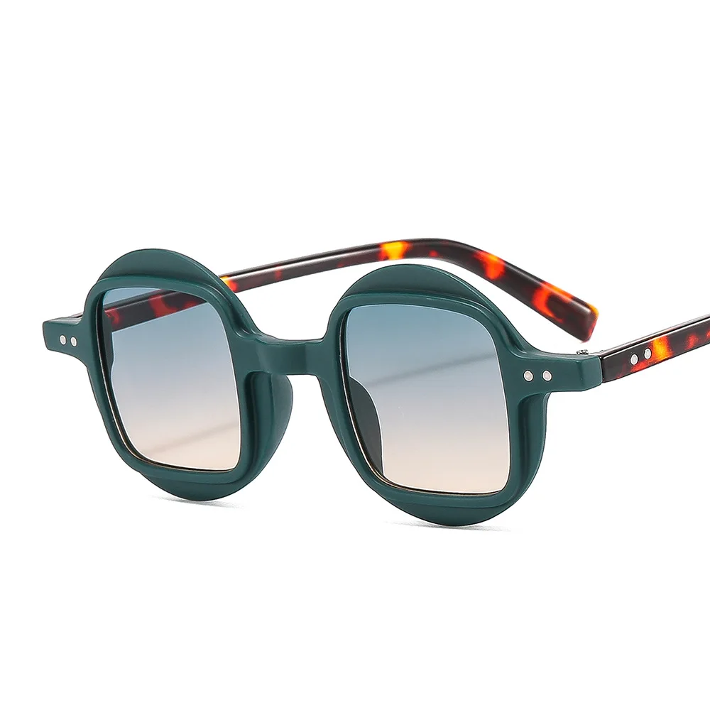 Hot Selling Dark Lenses Outdoor Vintage Bulk Women Oval Shape Round Small Frame Punk Fashionable Lentes de sol (1 review)
